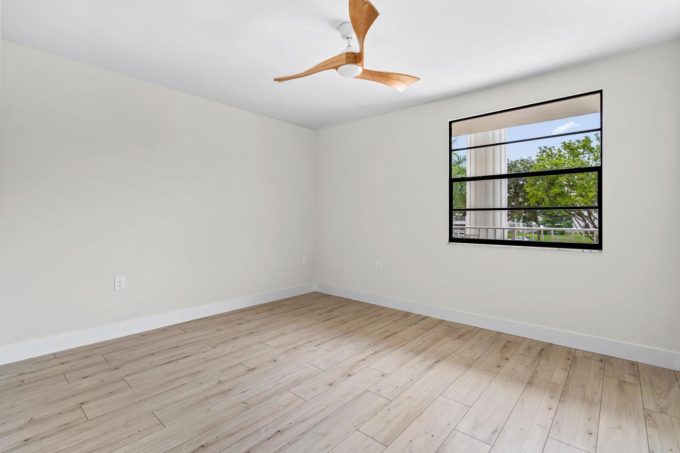 6085 Balboa Circle 204