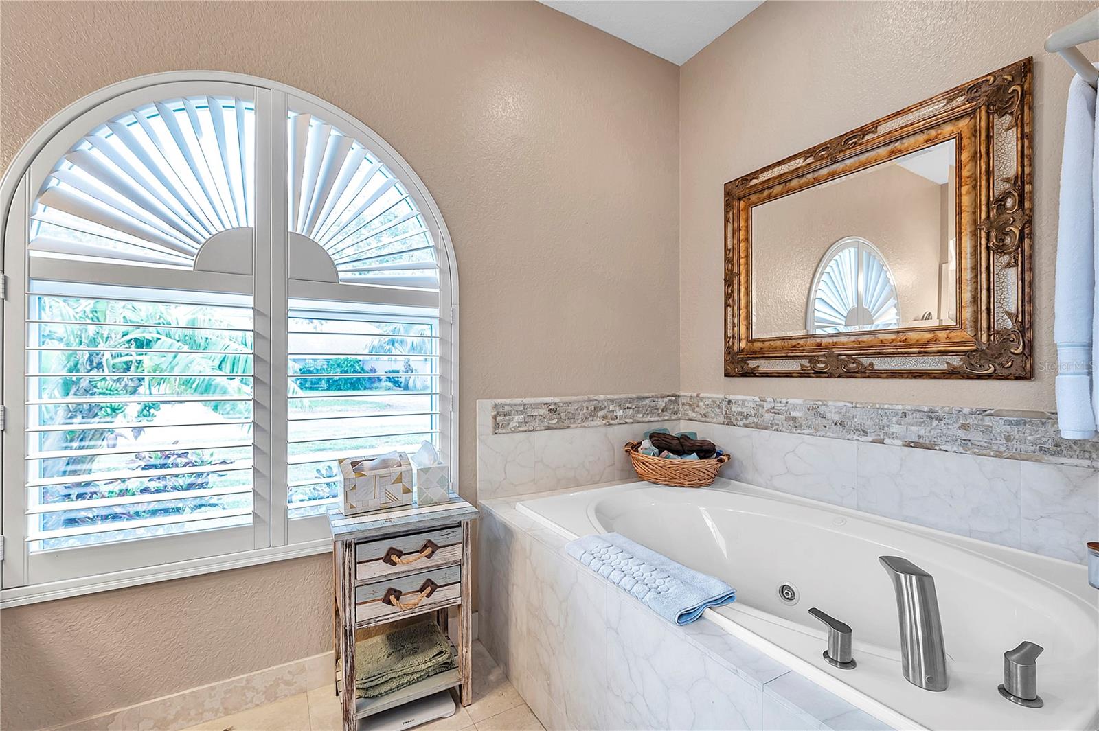 13704 OAK FOREST BLVD S