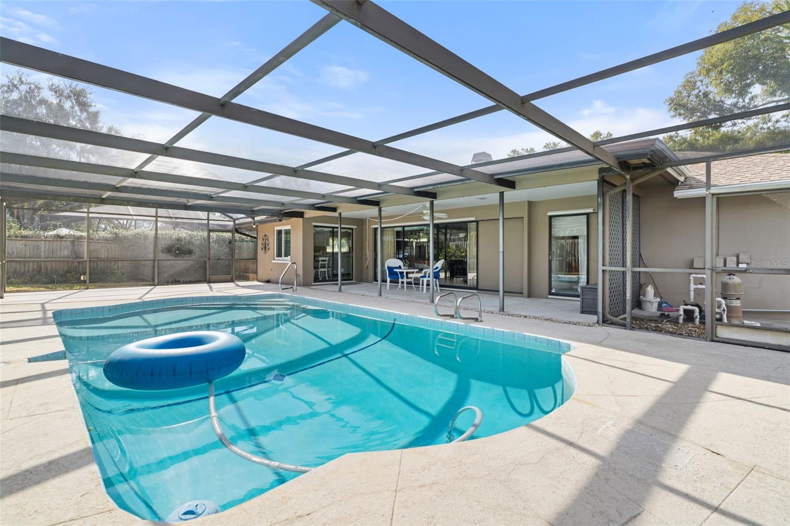 10077 LINDEN PLACE DR