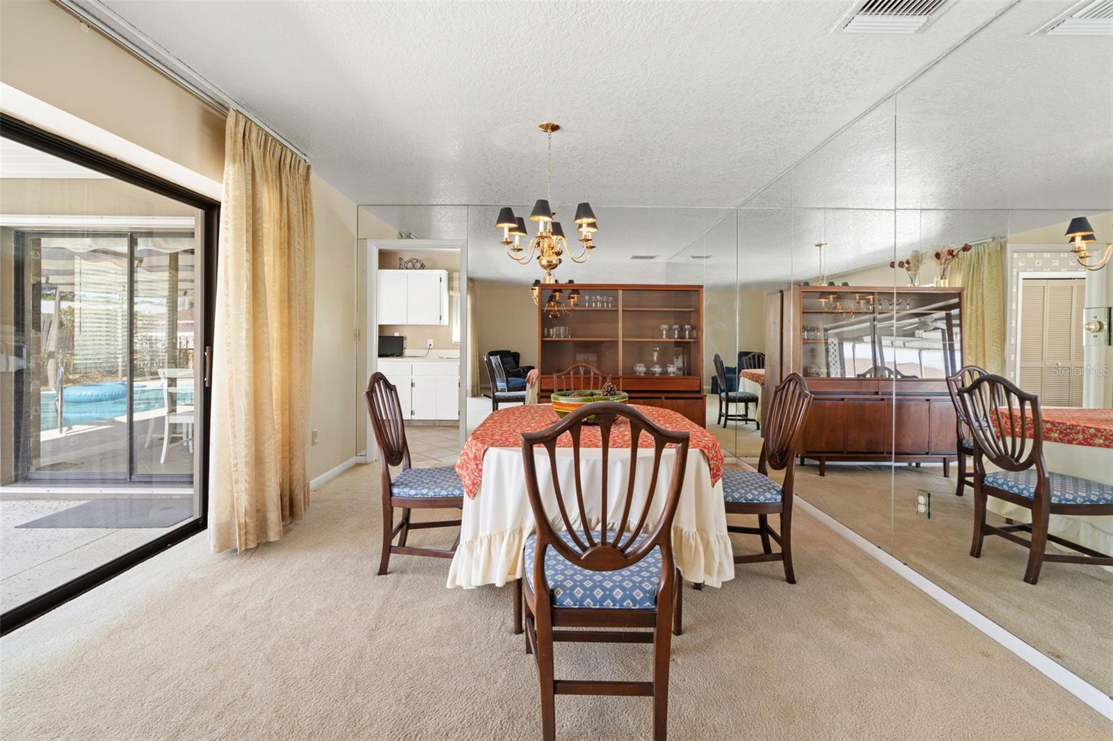 10077 LINDEN PLACE DR