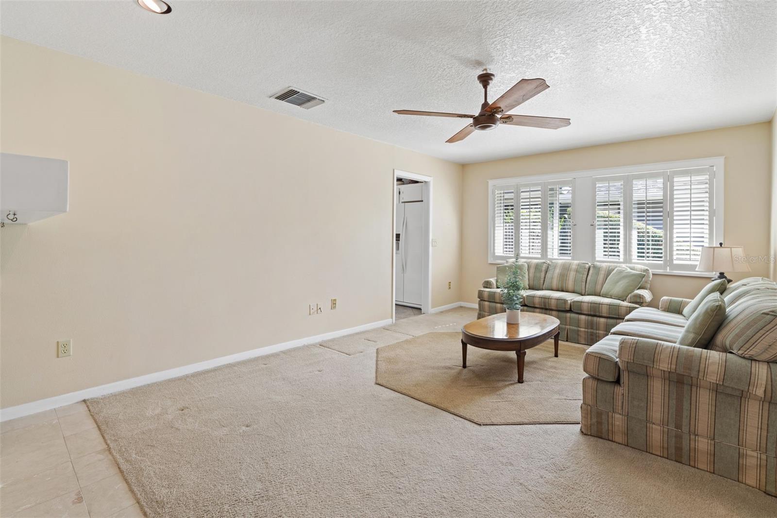 10077 LINDEN PLACE DR
