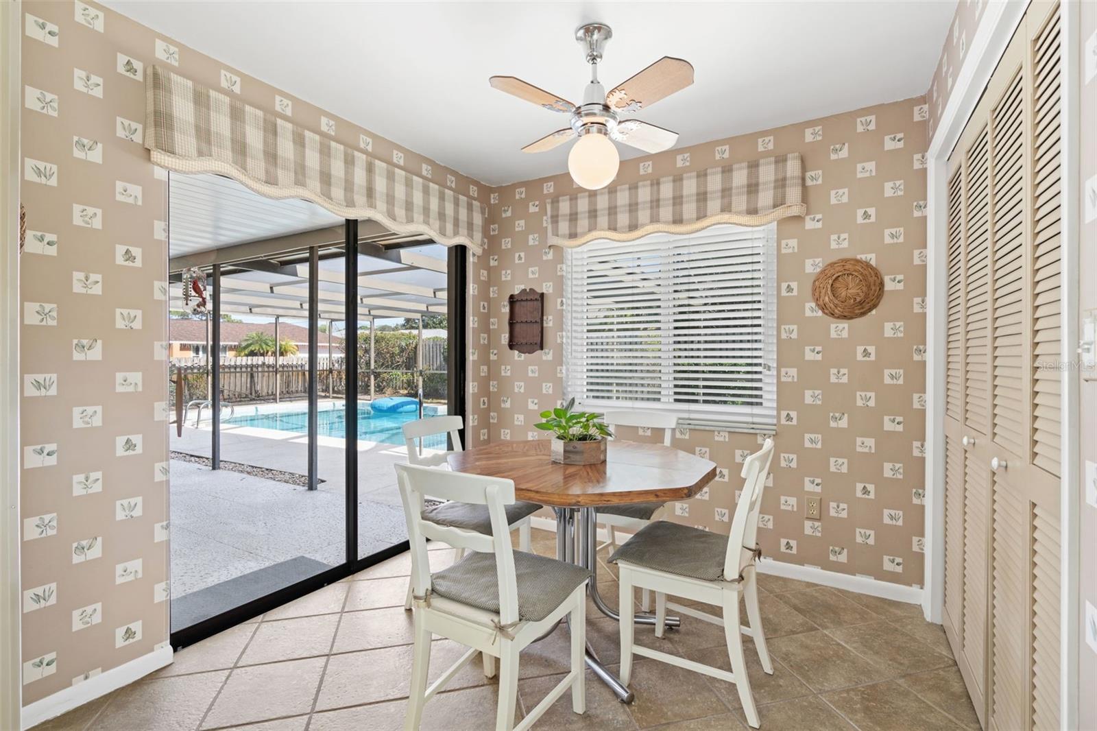 10077 LINDEN PLACE DR