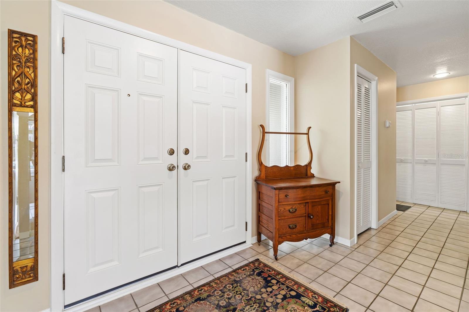 10077 LINDEN PLACE DR