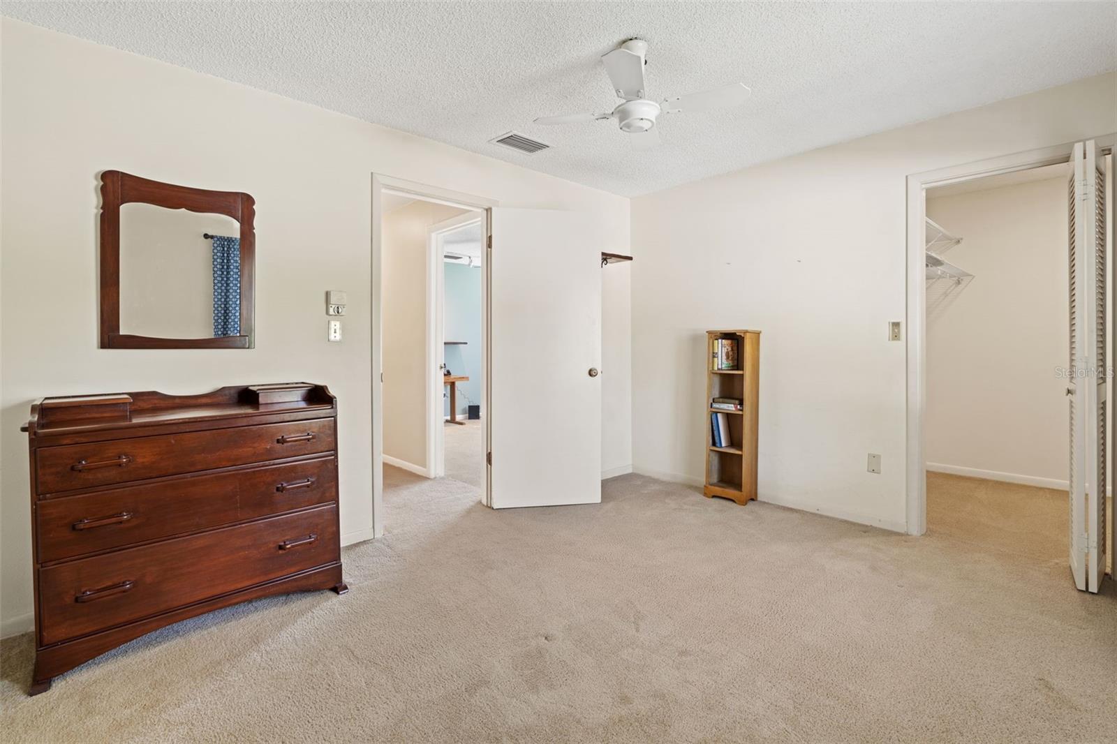 10077 LINDEN PLACE DR