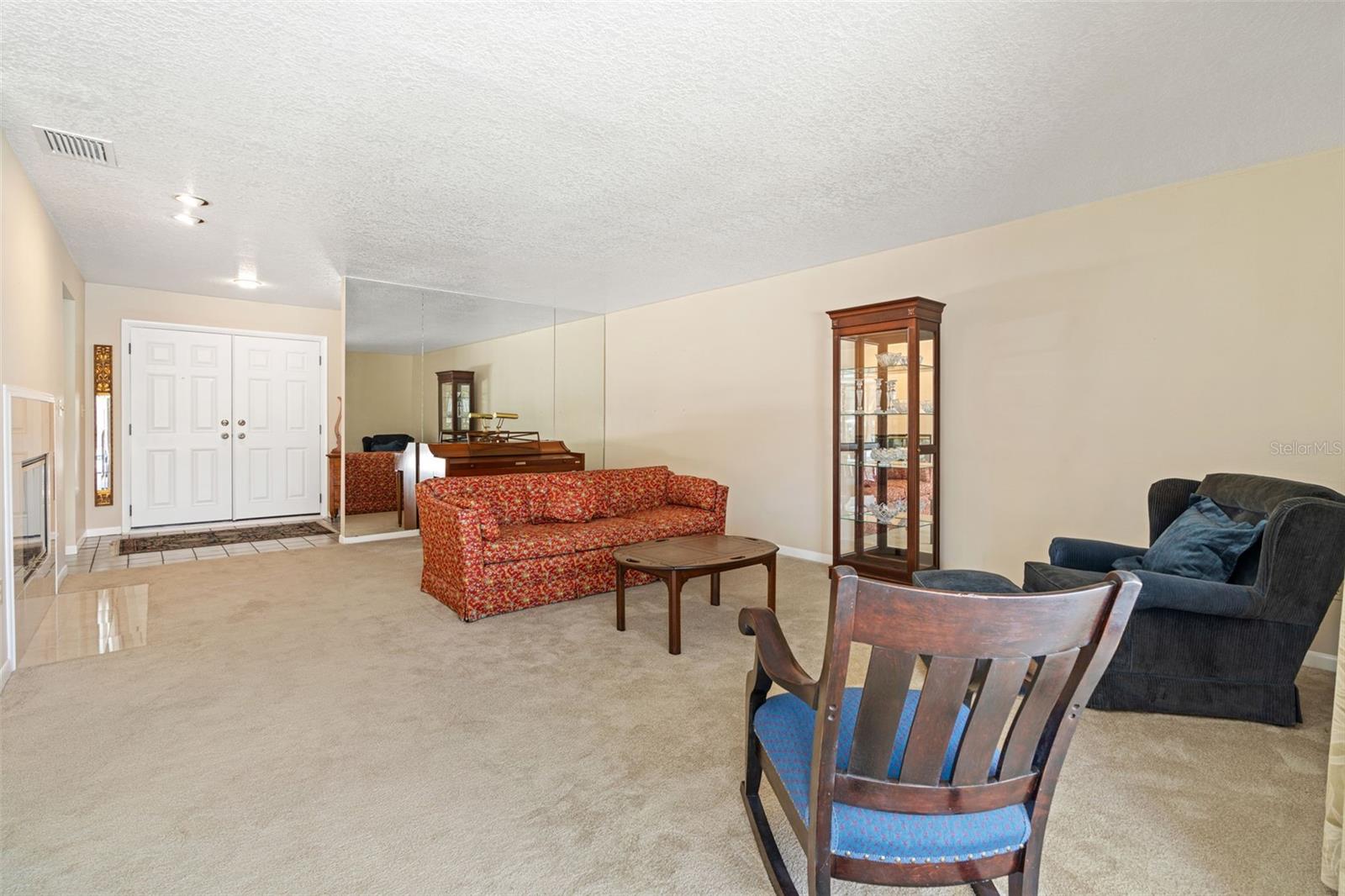 10077 LINDEN PLACE DR