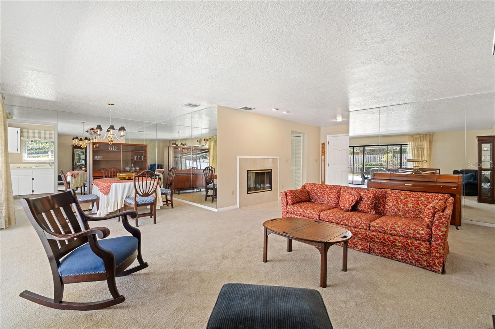 10077 LINDEN PLACE DR