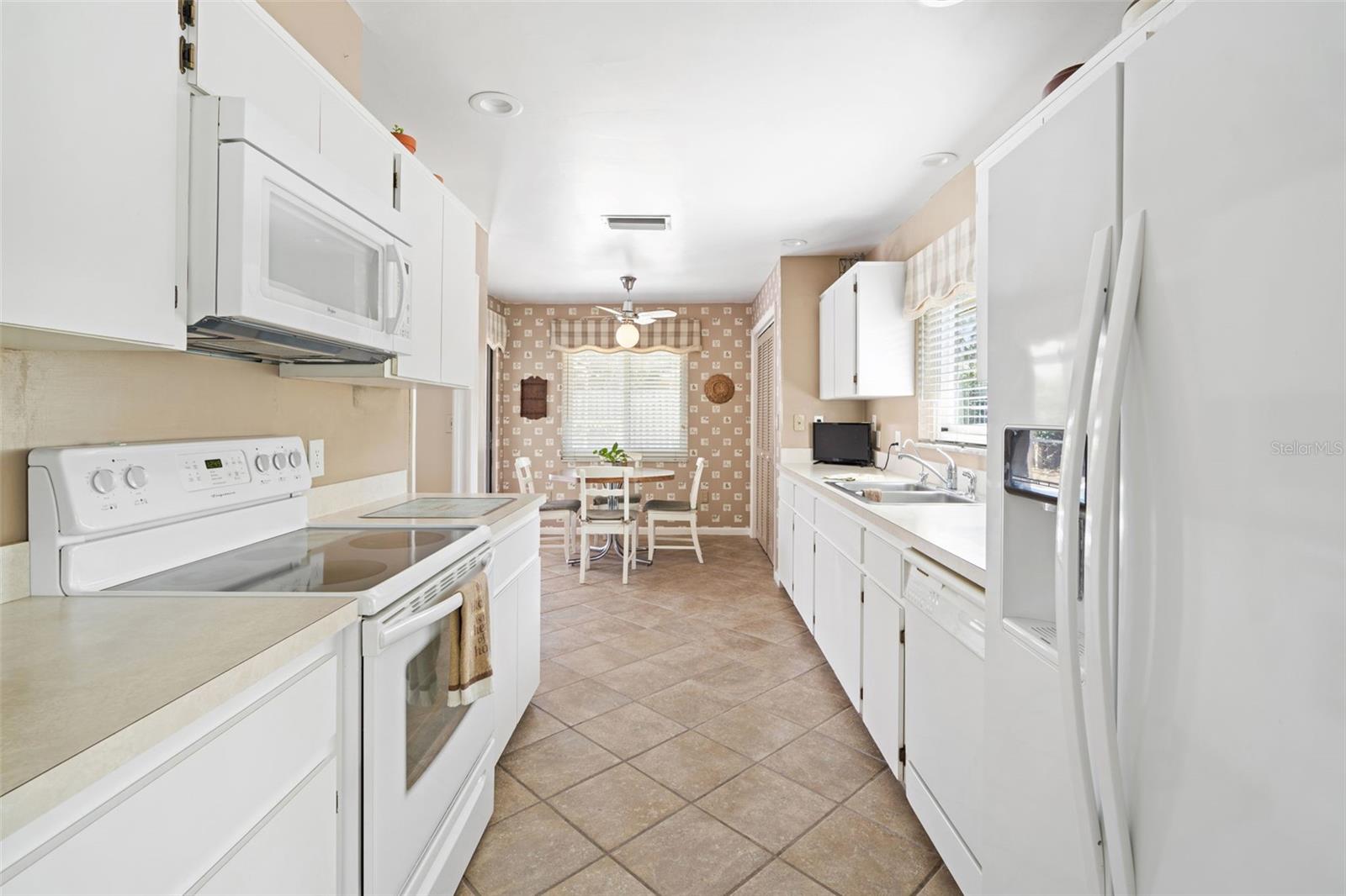 10077 LINDEN PLACE DR