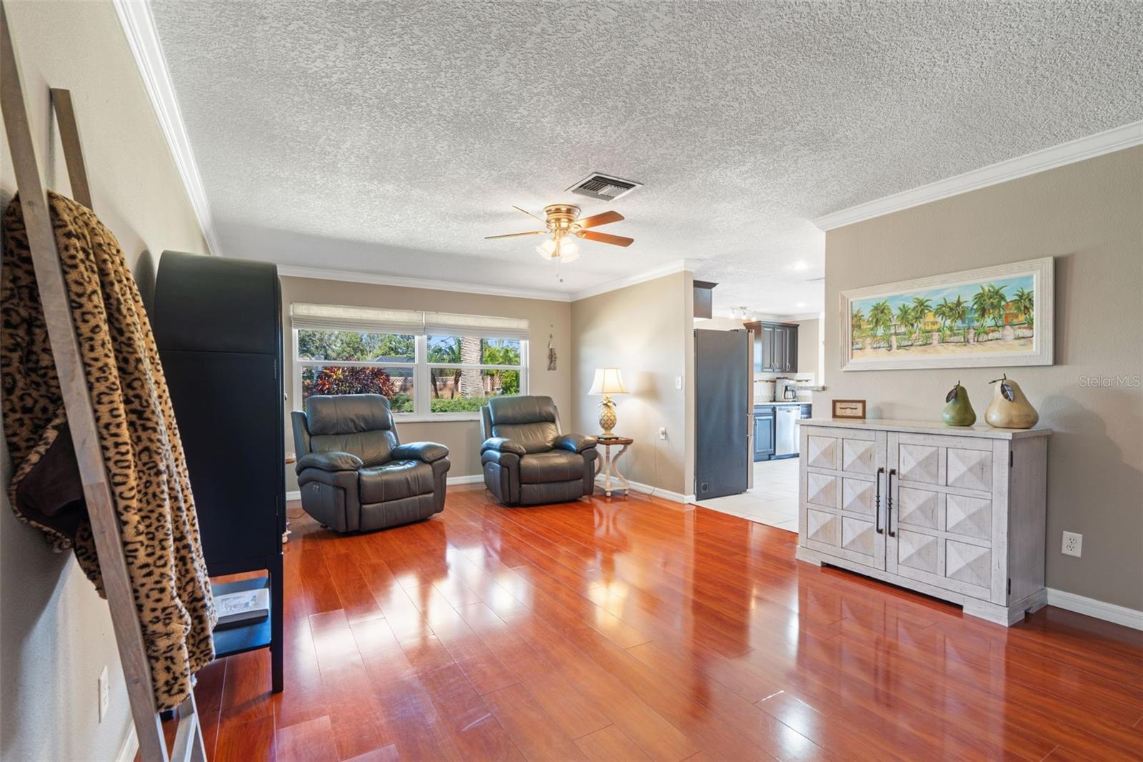 10039 LINDEN PLACE DR