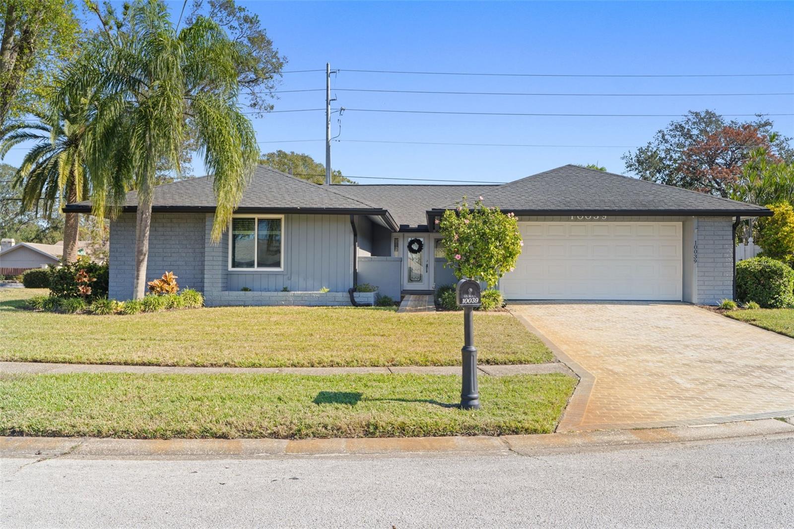 10039 LINDEN PLACE DR