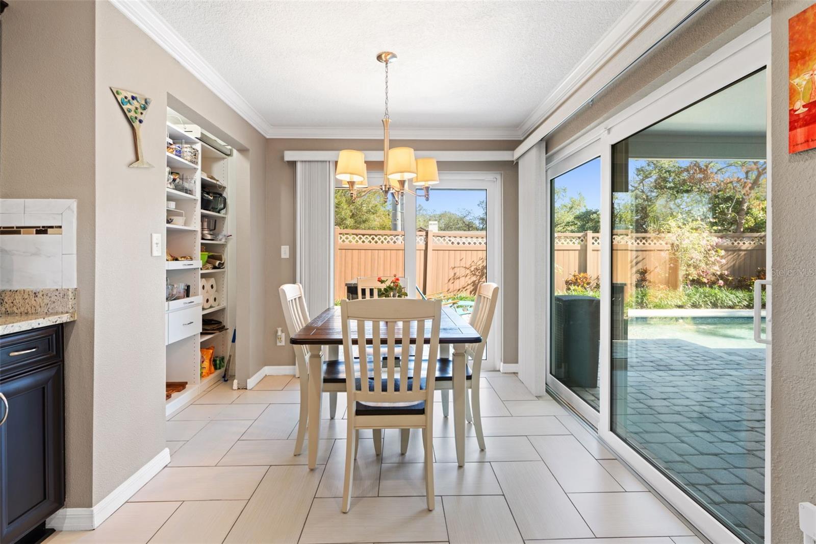 10039 LINDEN PLACE DR