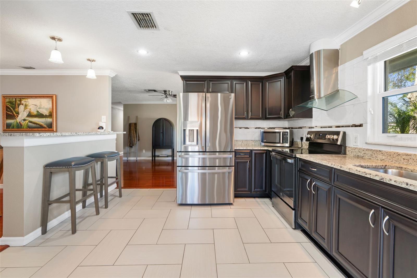 10039 LINDEN PLACE DR
