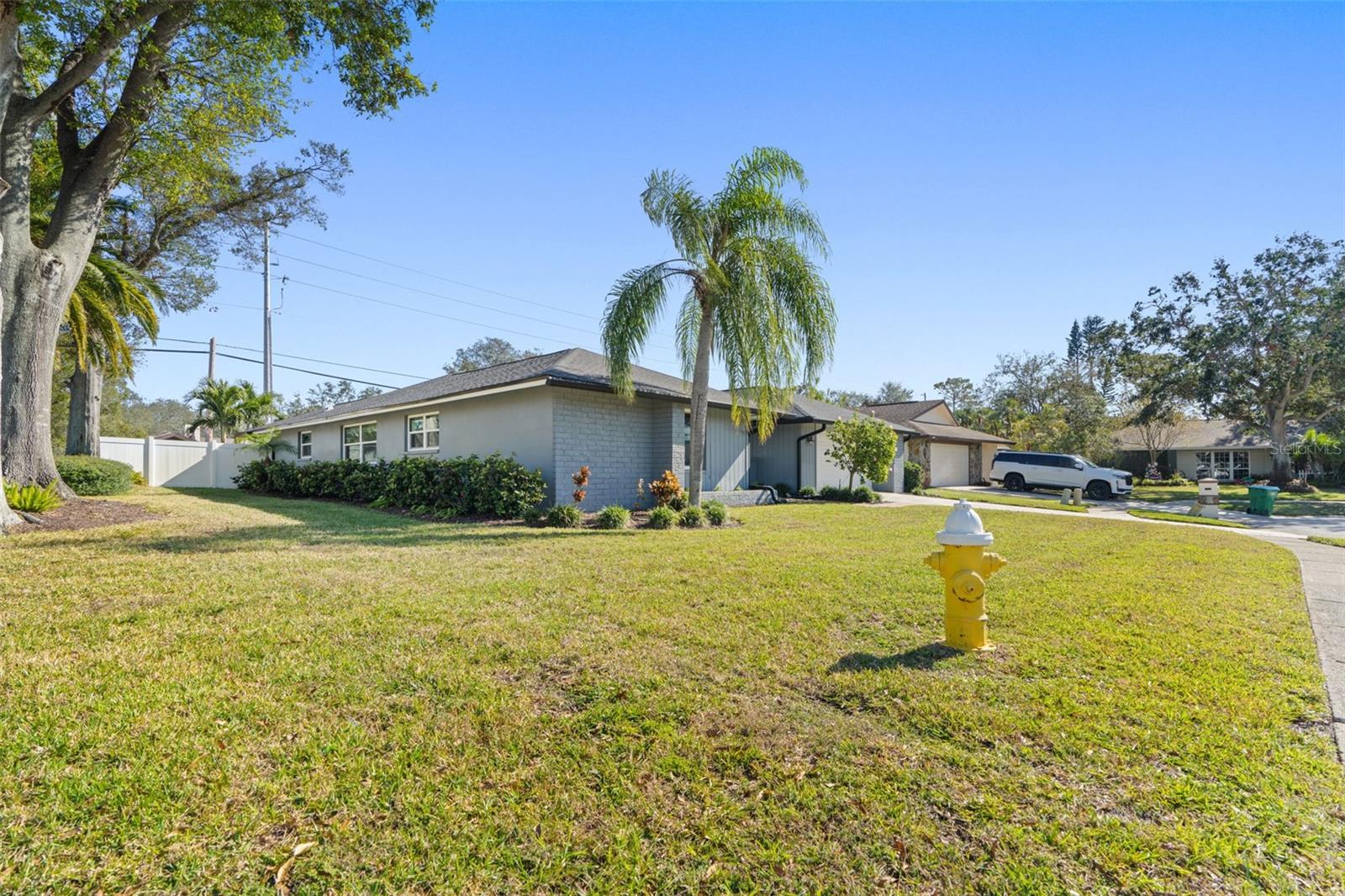 10039 LINDEN PLACE DR