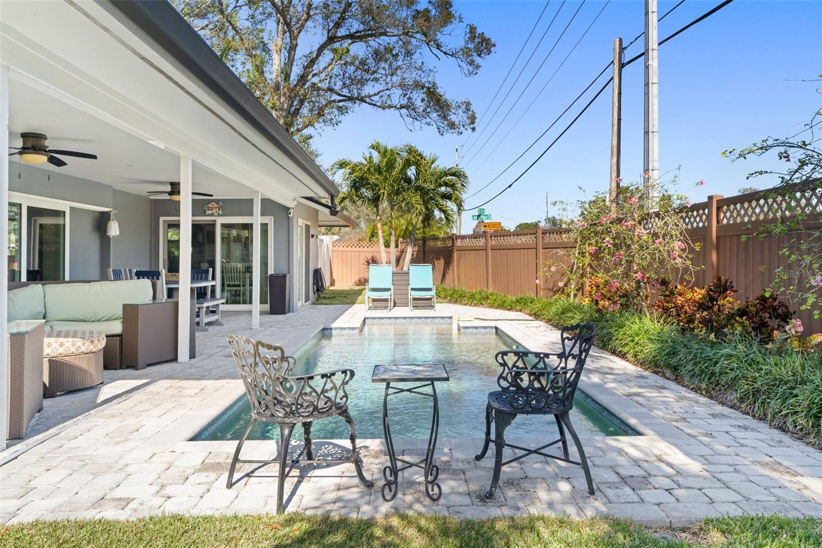 10039 LINDEN PLACE DR