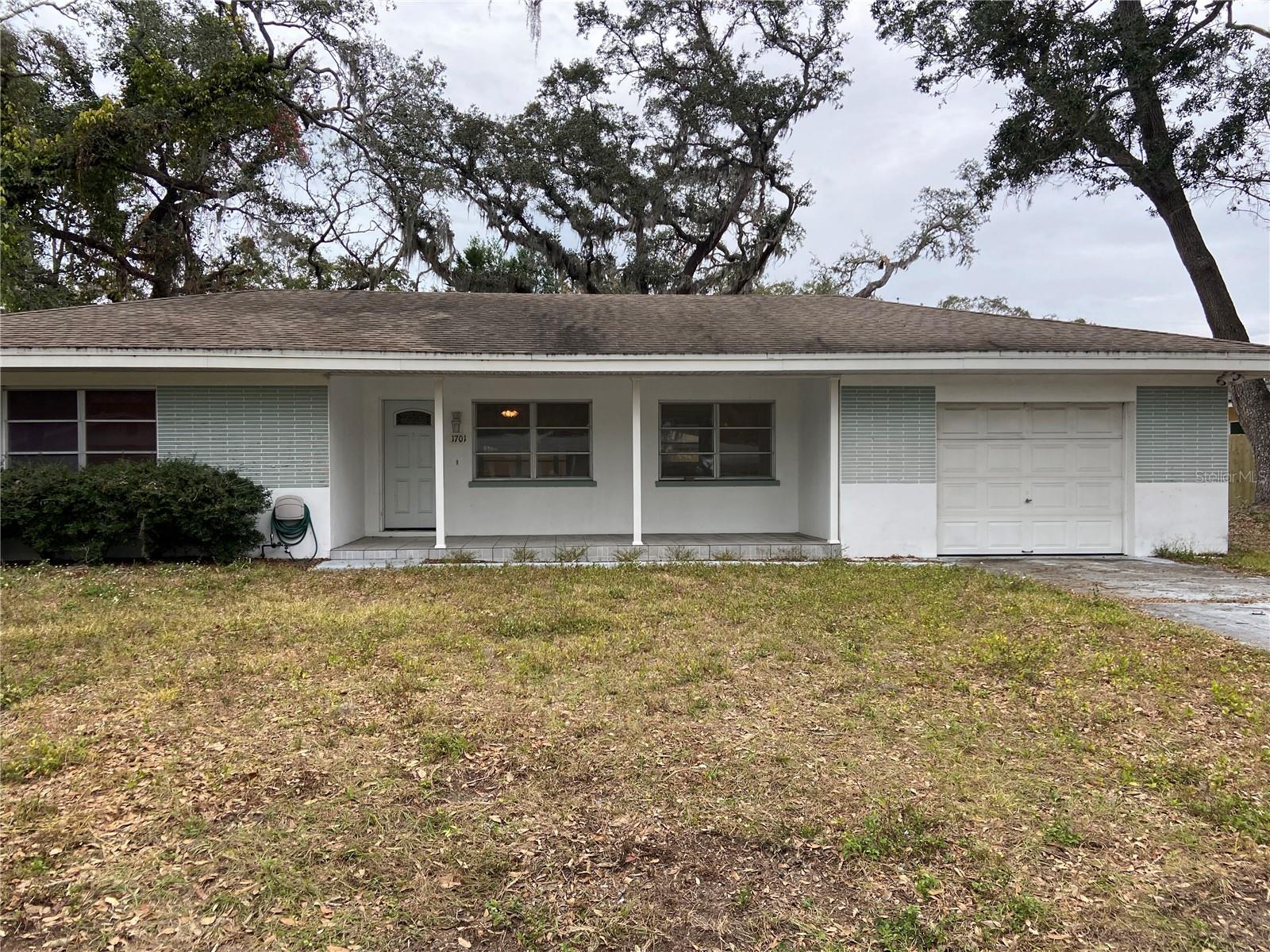 1701 VELMA DR N