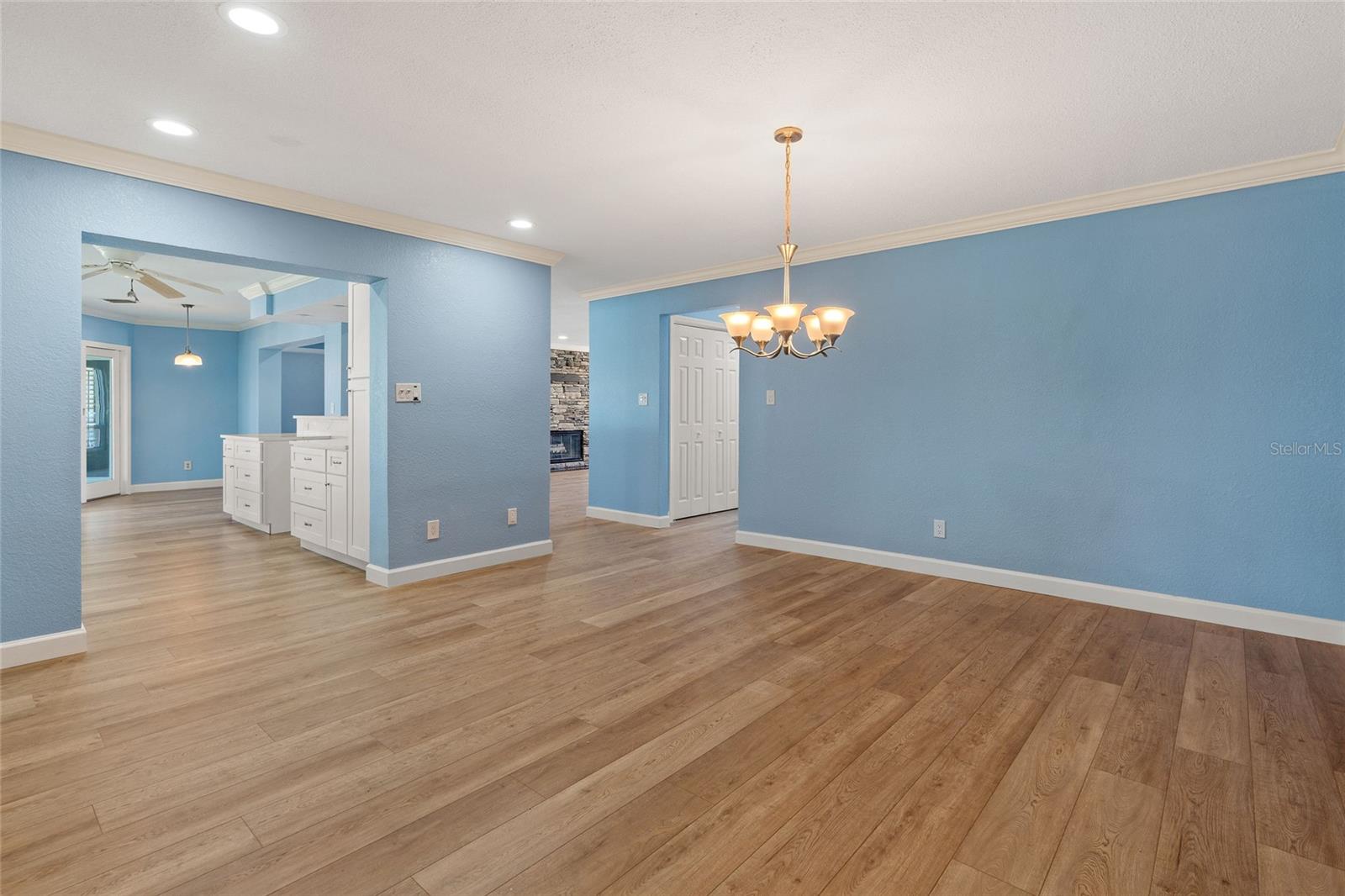 5433 OAKHURST DR