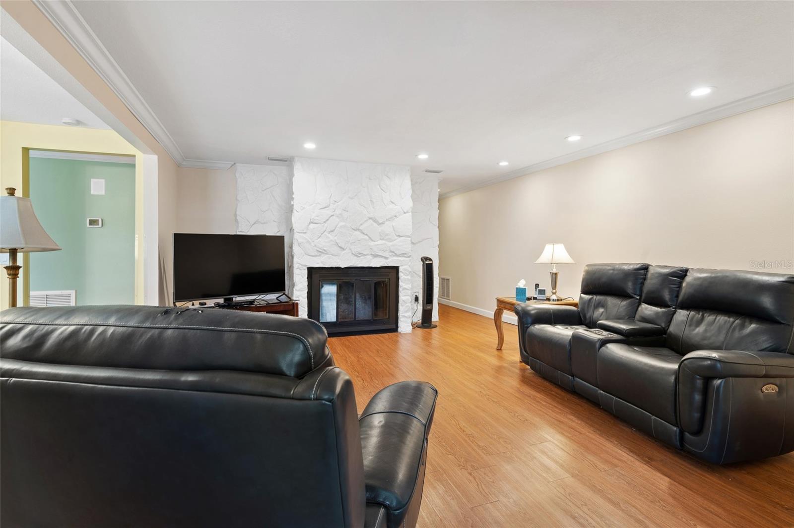 13169 LINDEN PLACE DR
