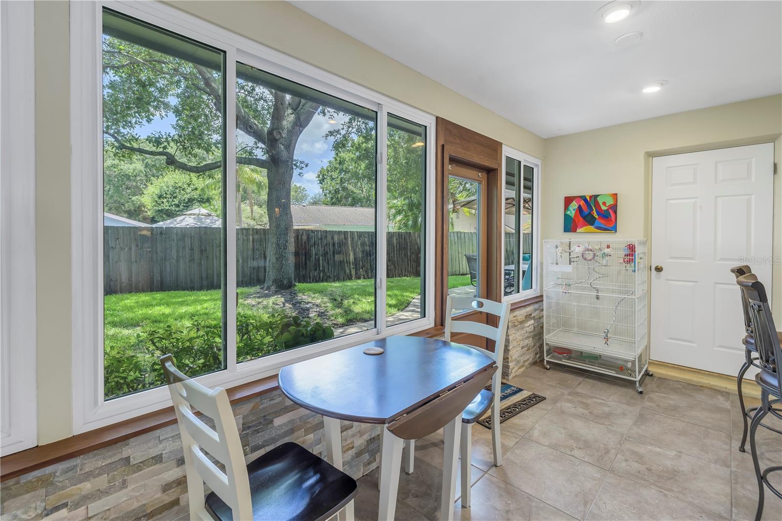 10008 LINDEN PLACE DR