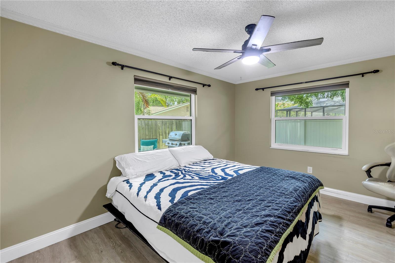10008 LINDEN PLACE DR