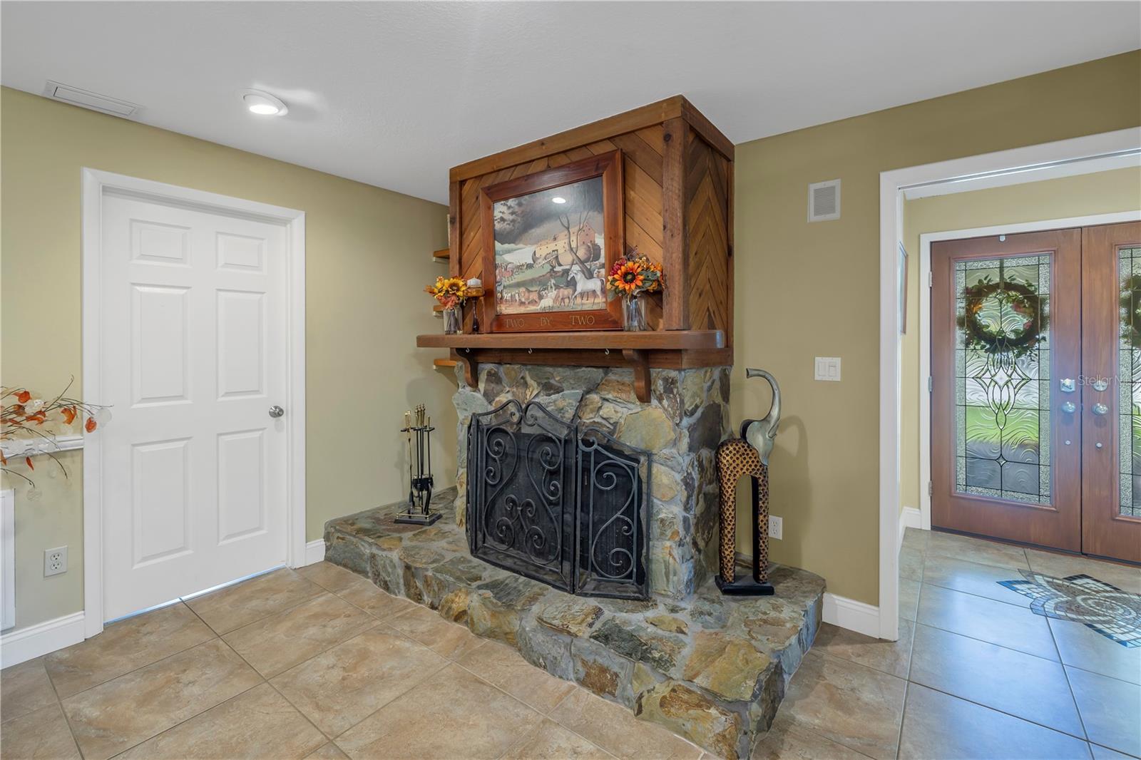 10008 LINDEN PLACE DR
