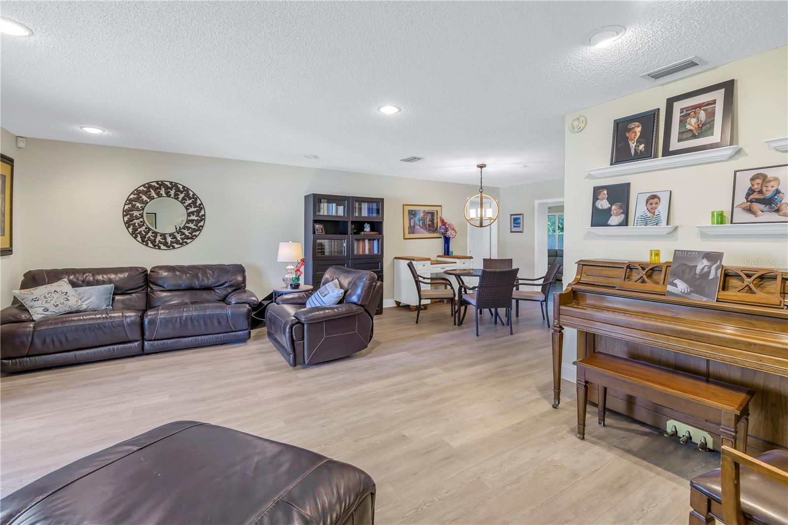 10008 LINDEN PLACE DR
