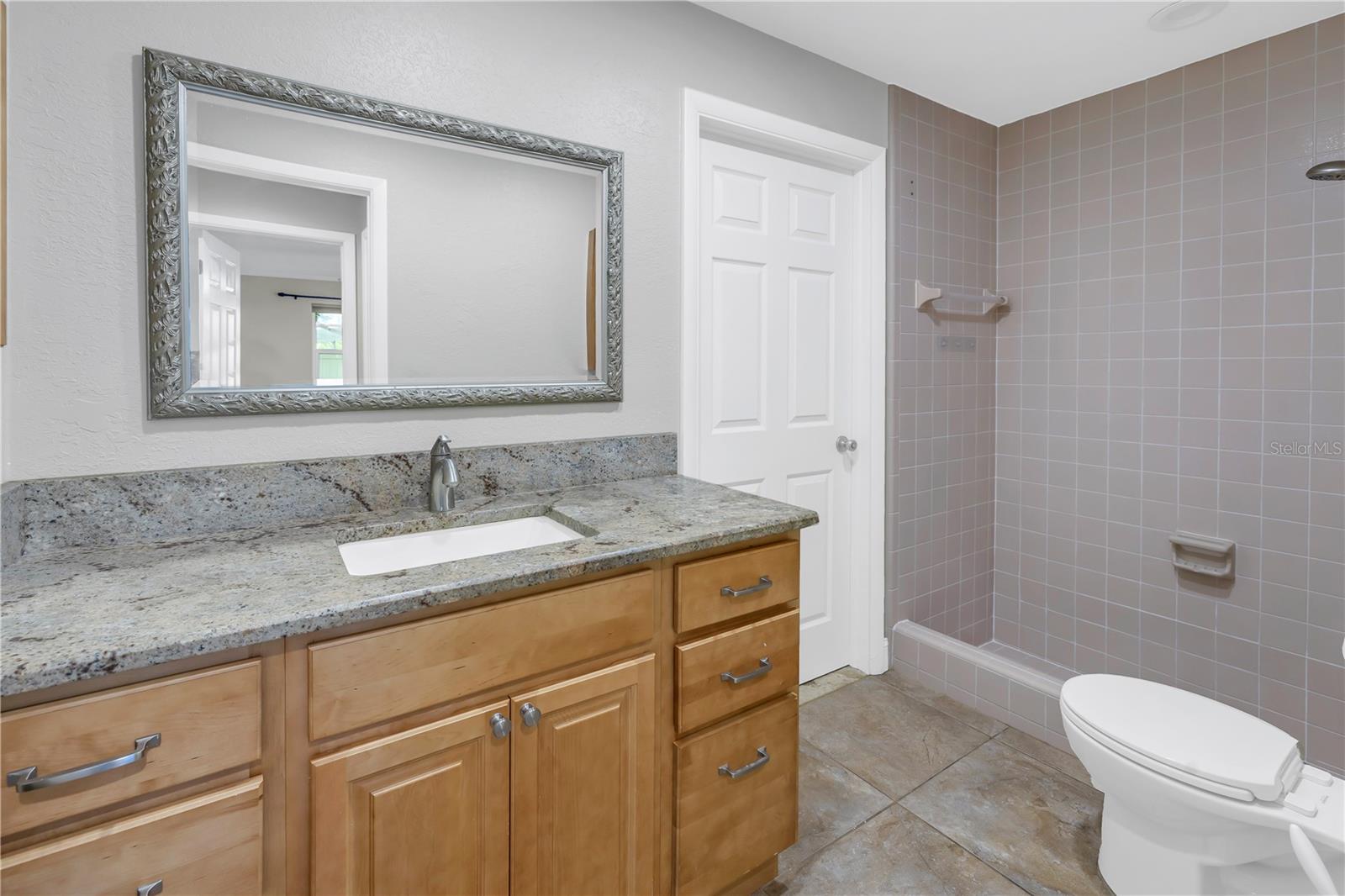 10008 LINDEN PLACE DR