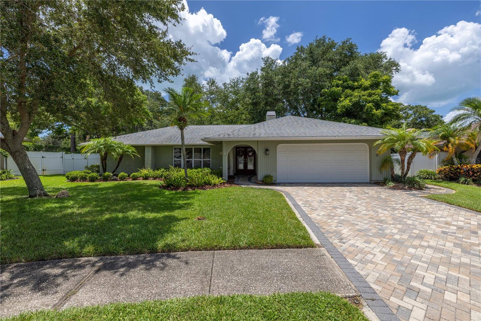 10008 LINDEN PLACE DR