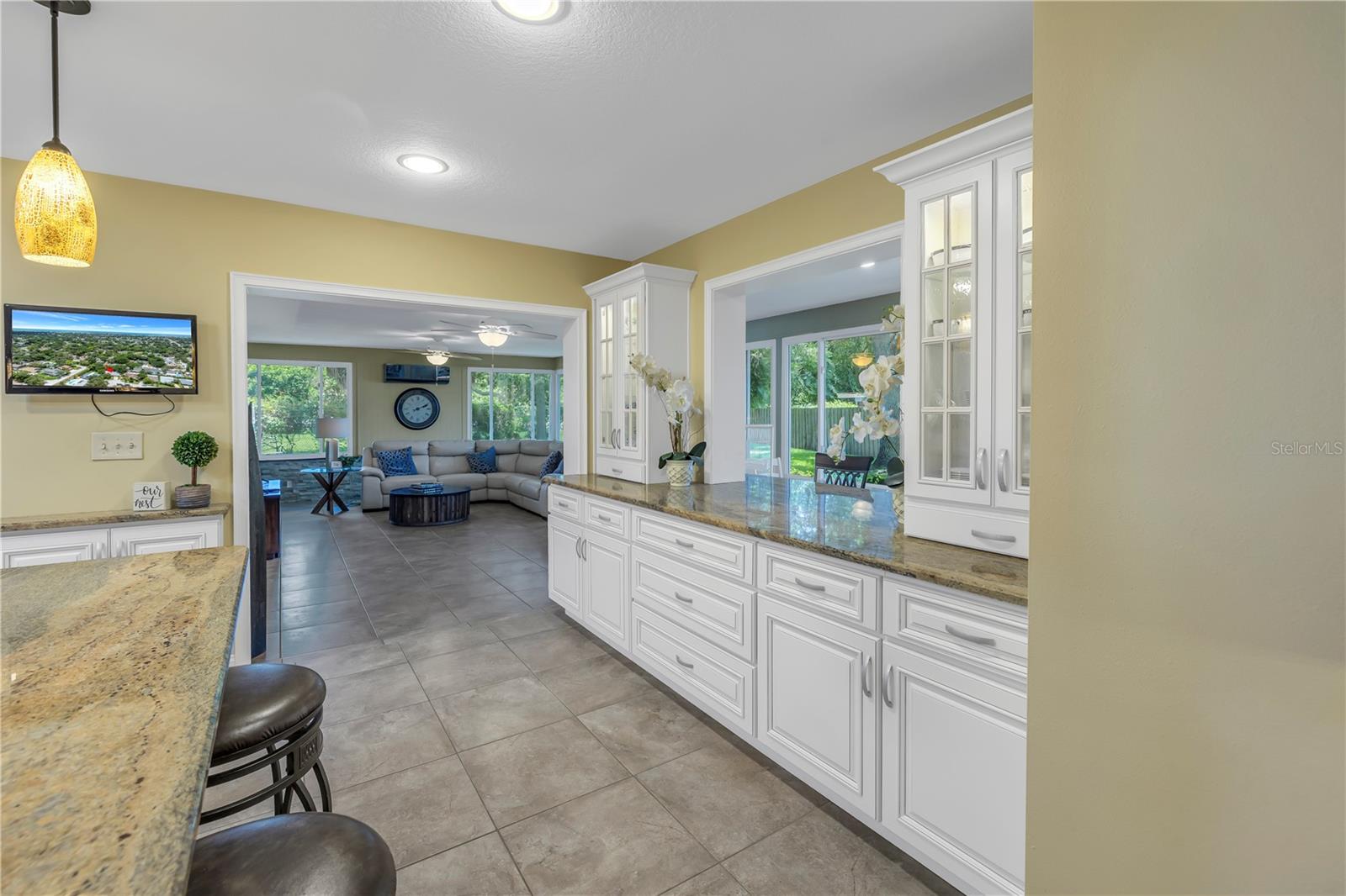 10008 LINDEN PLACE DR