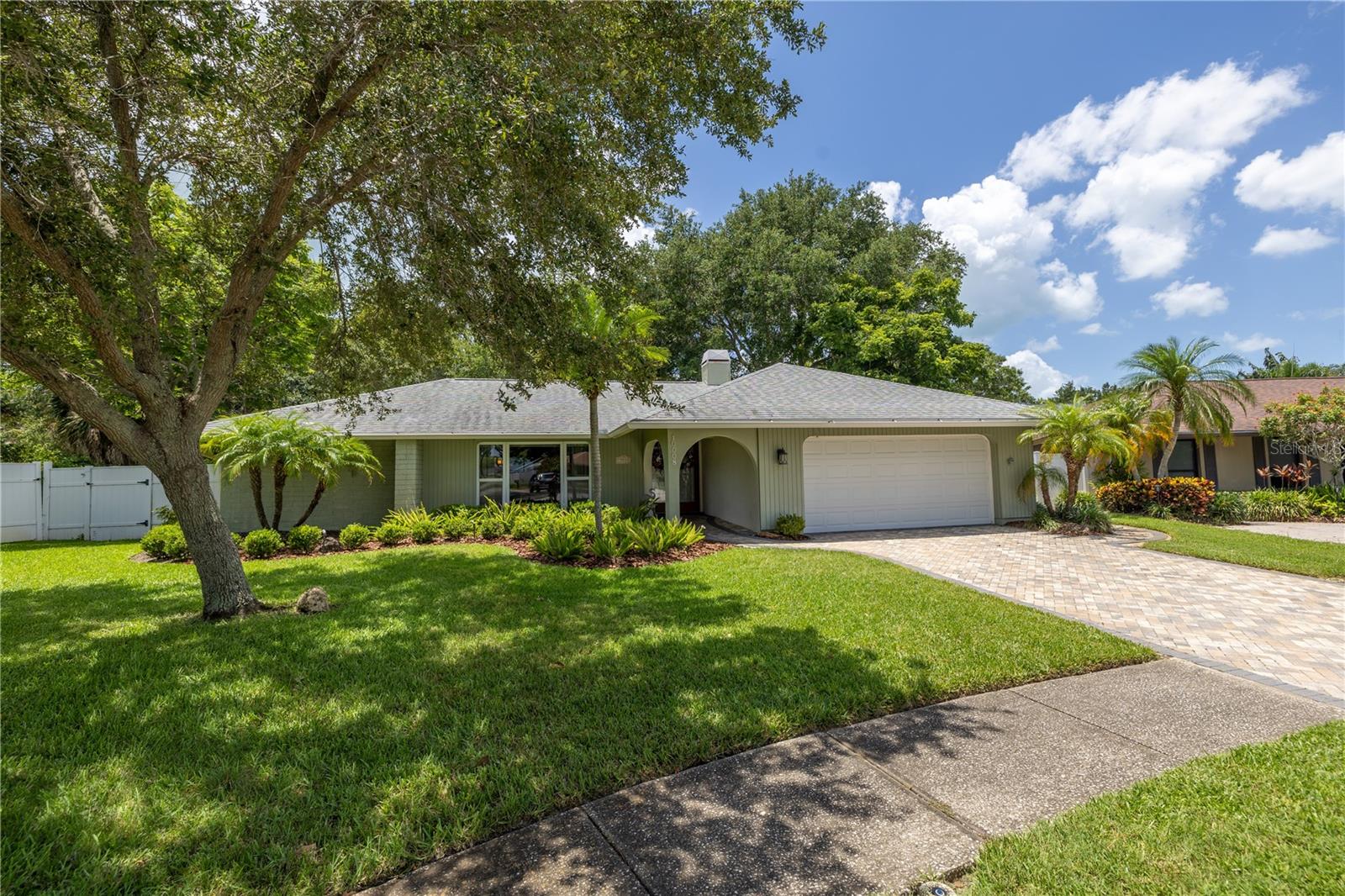 10008 LINDEN PLACE DR