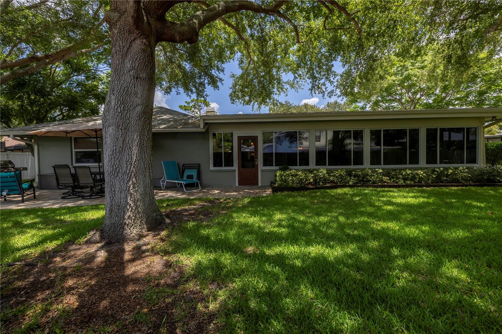 10008 LINDEN PLACE DR