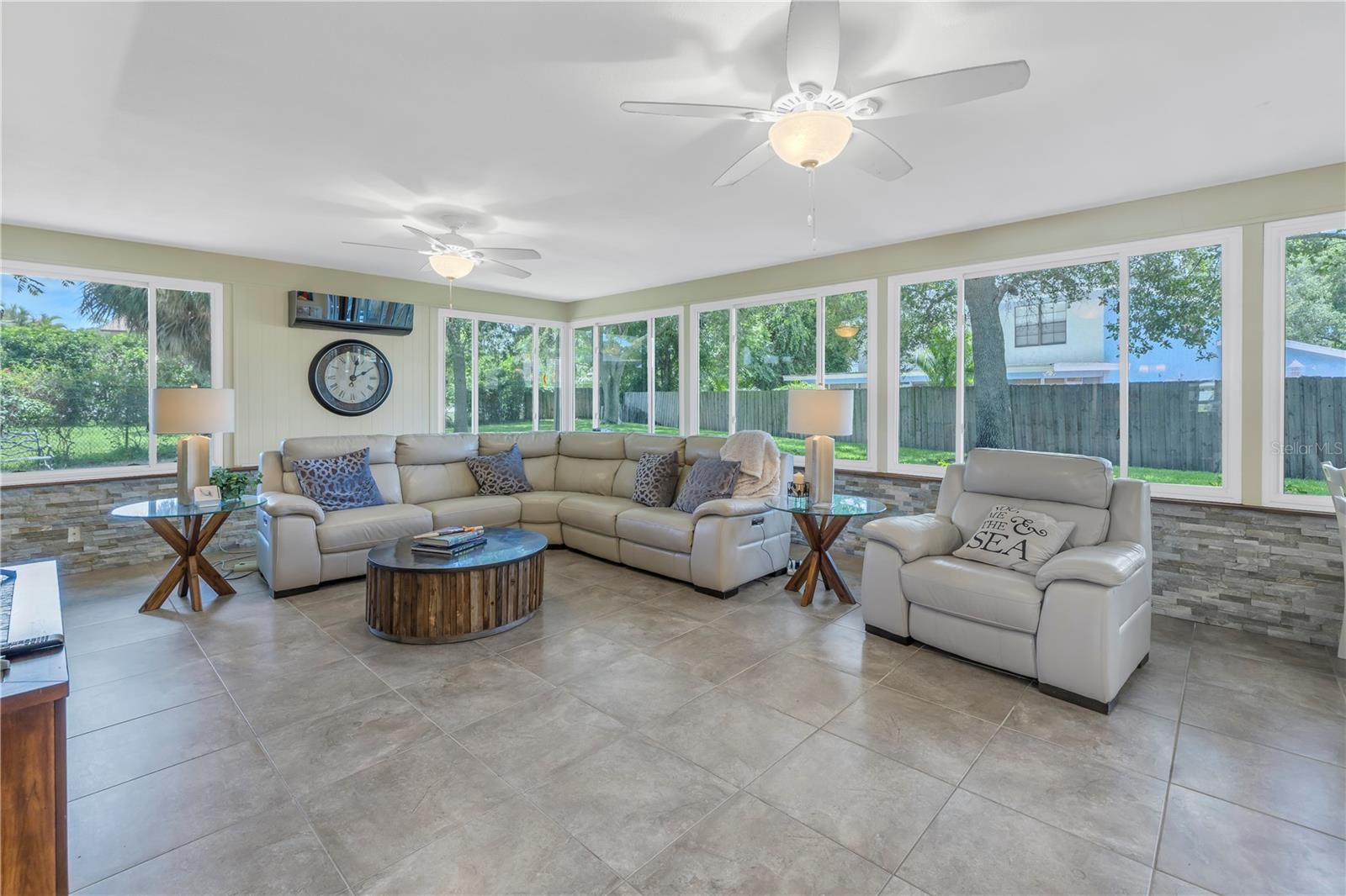 10008 LINDEN PLACE DR