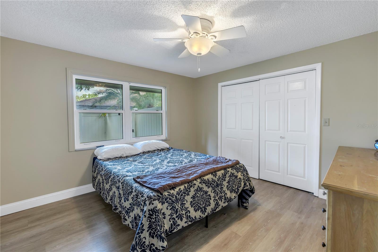 10008 LINDEN PLACE DR