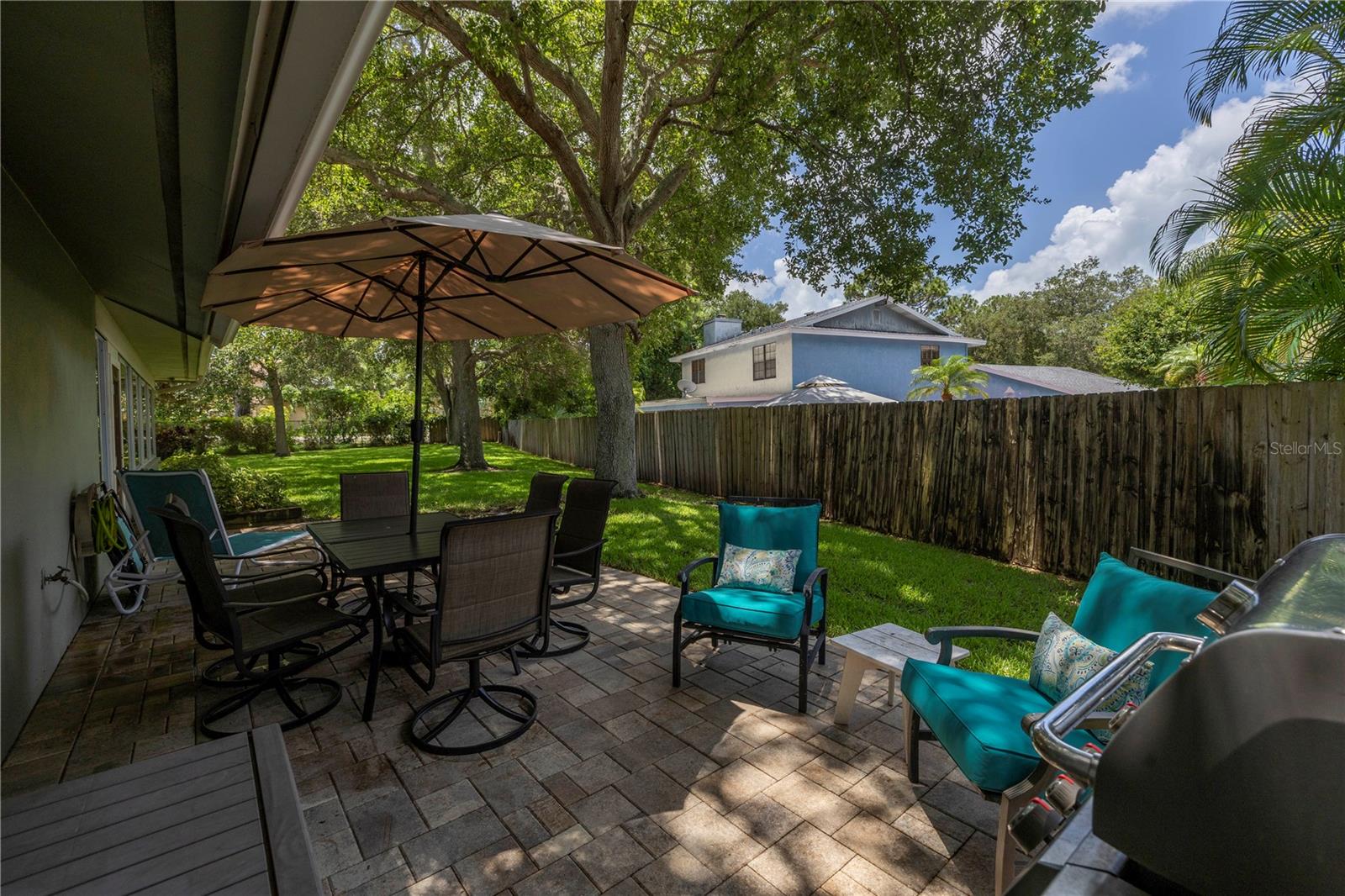 10008 LINDEN PLACE DR