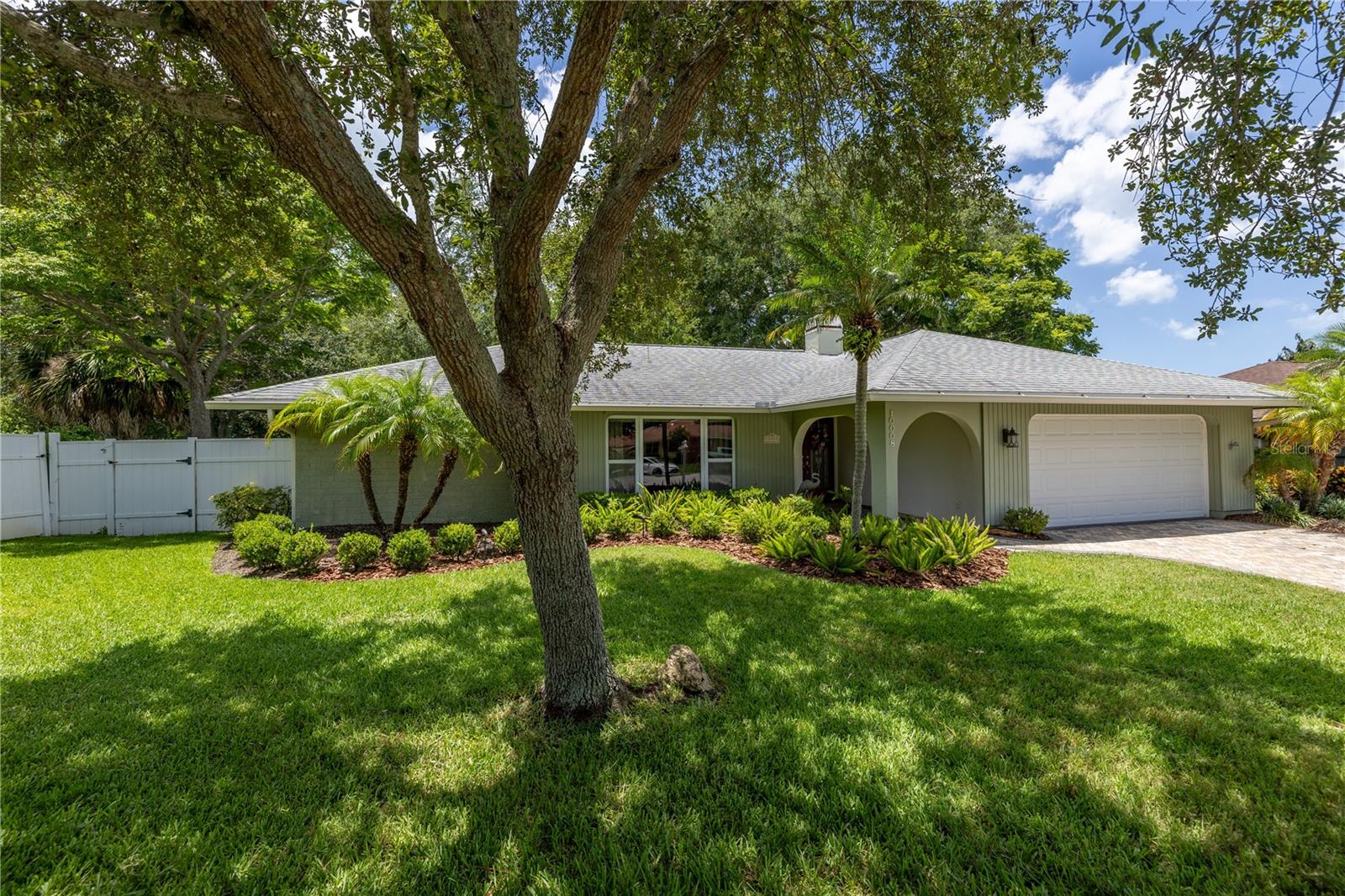 10008 LINDEN PLACE DR