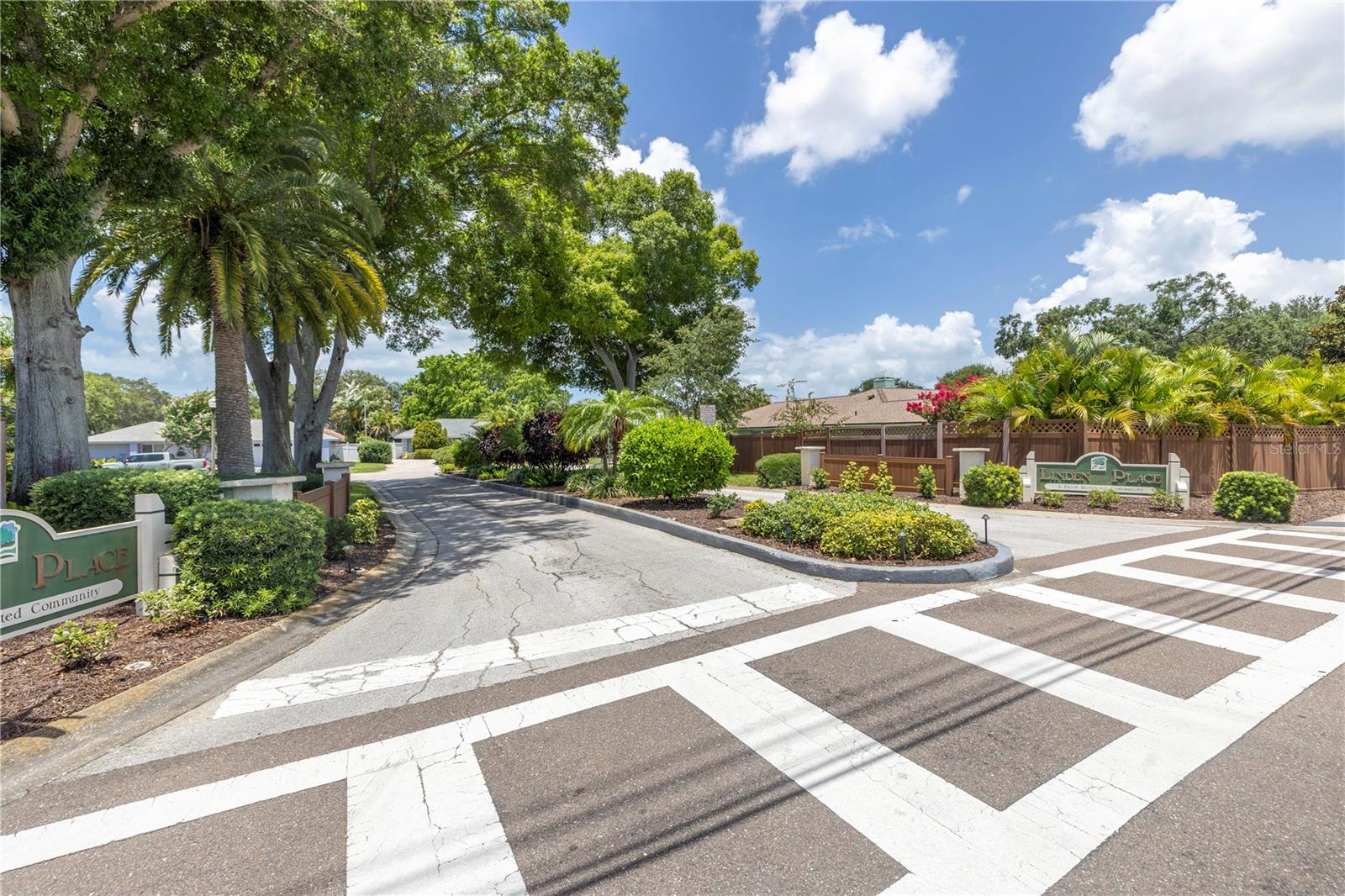 10008 LINDEN PLACE DR