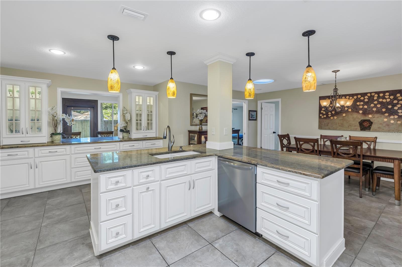 10008 LINDEN PLACE DR