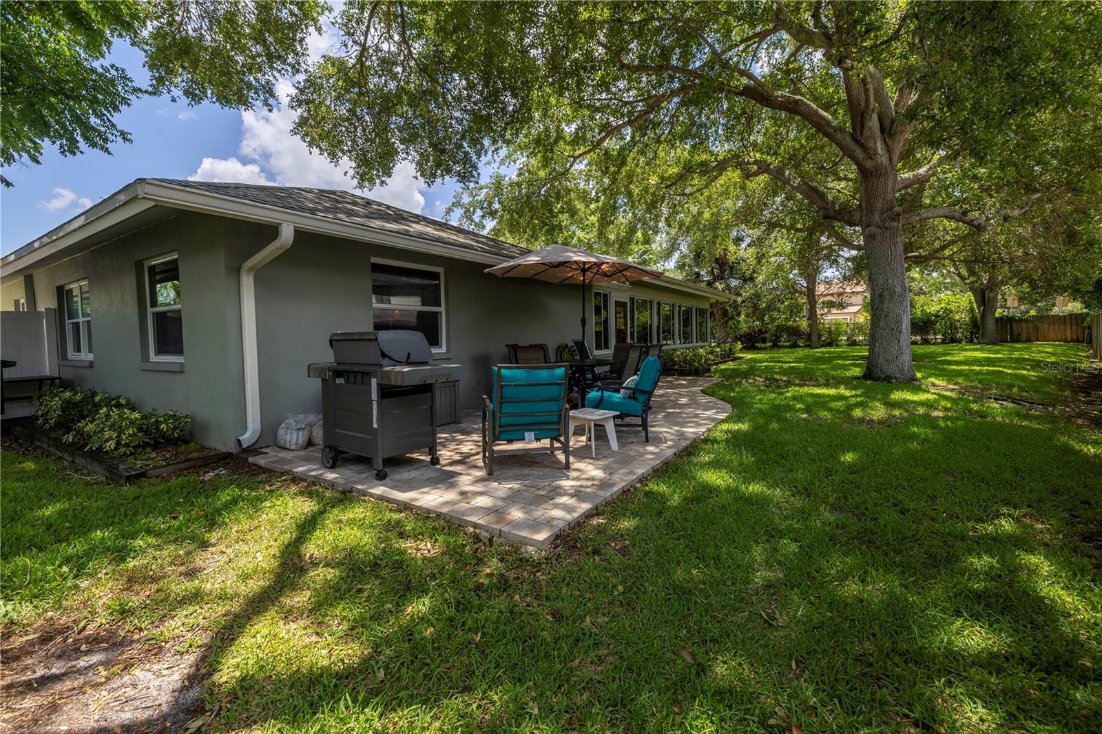 10008 LINDEN PLACE DR