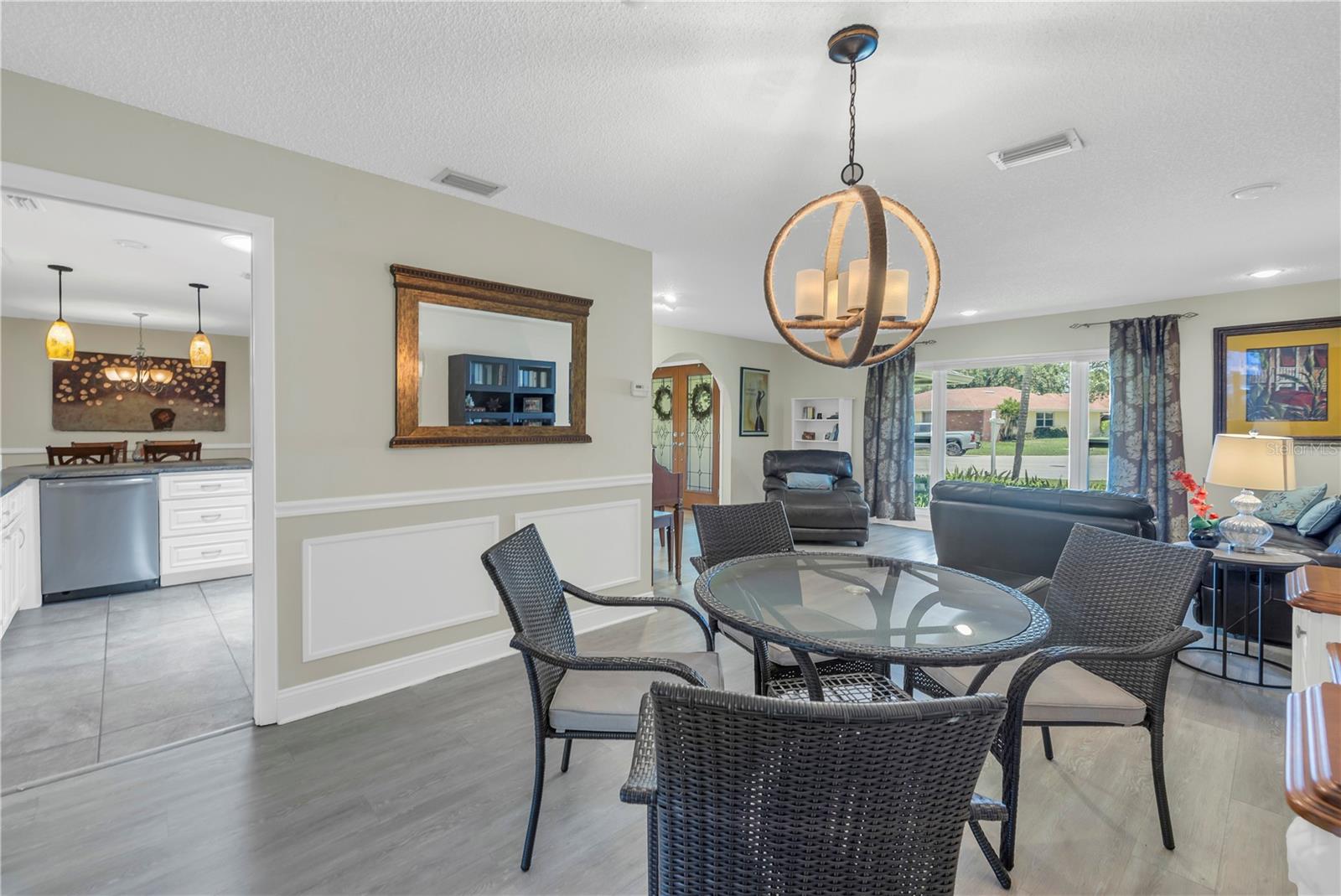 10008 LINDEN PLACE DR