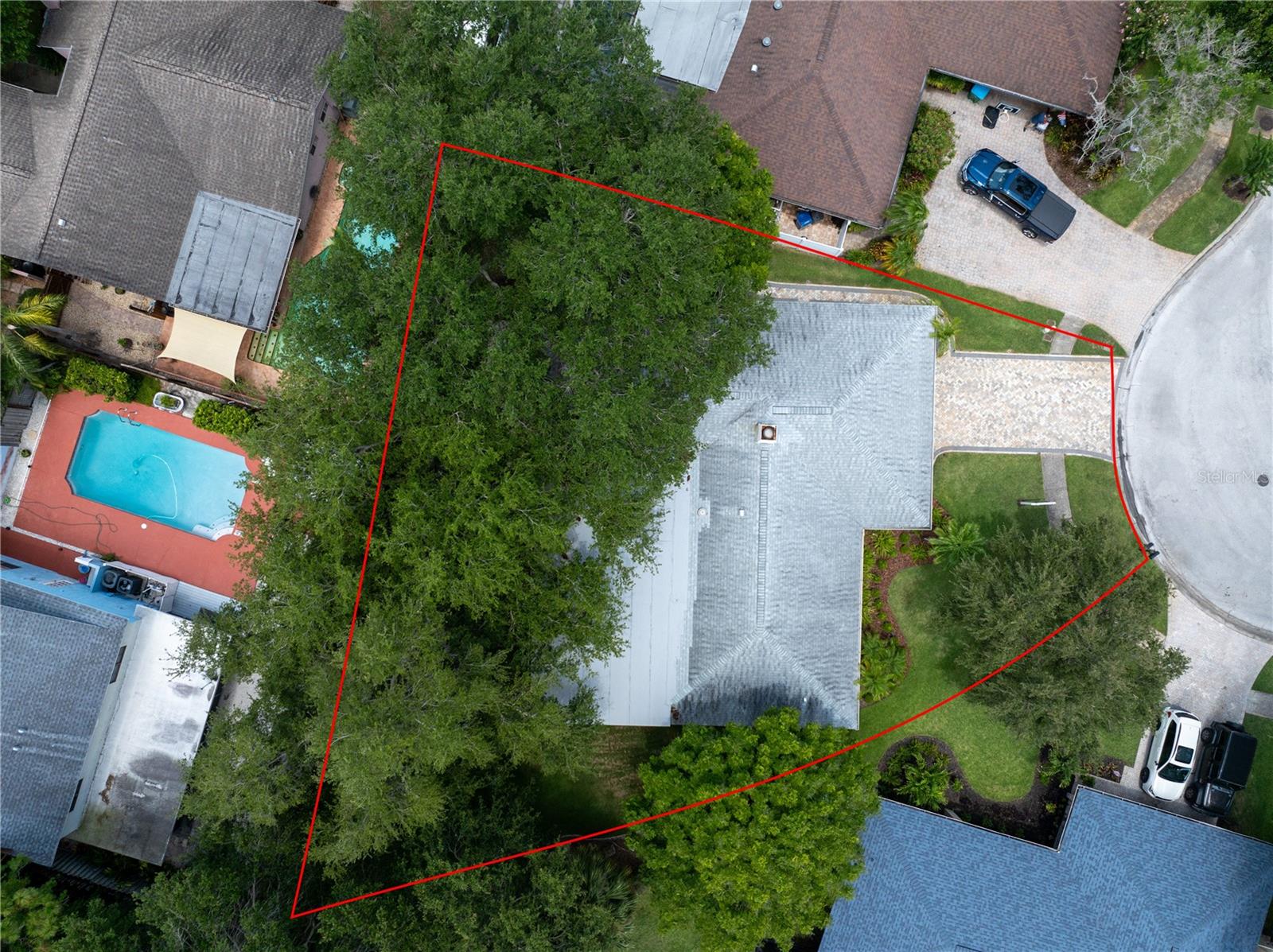 10008 LINDEN PLACE DR