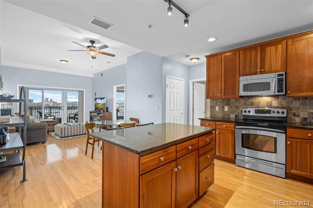 1950 N Logan Street Unit: 911