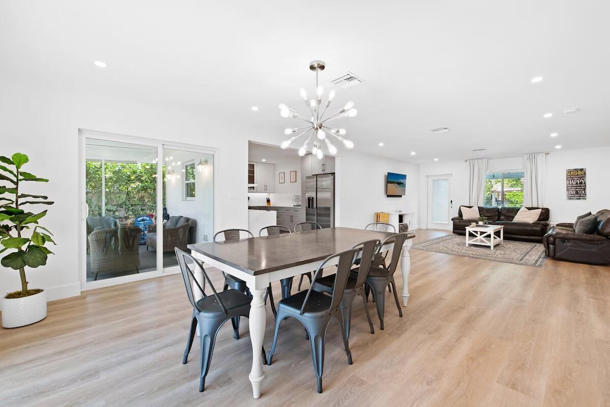 486 NE 29th Street
