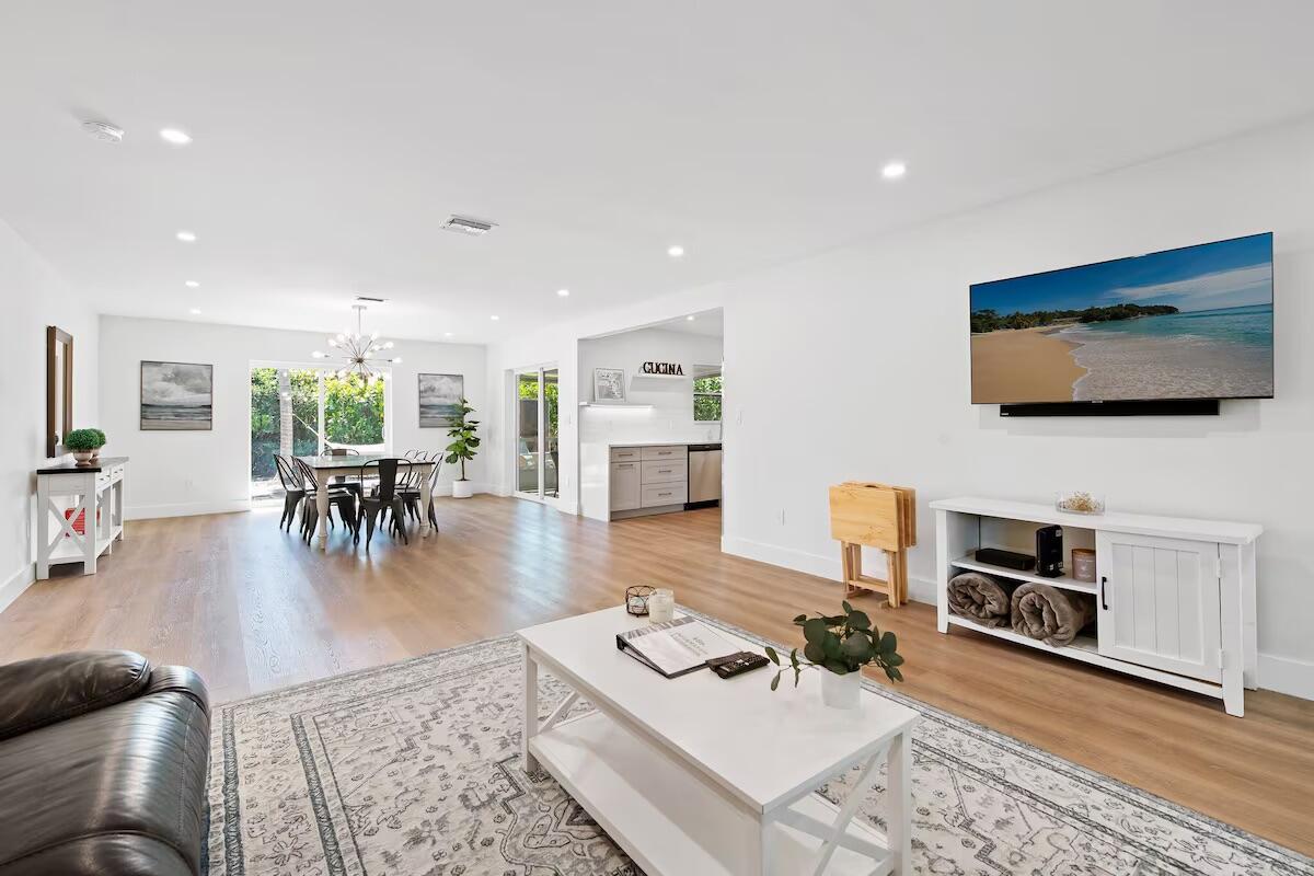 486 NE 29th Street