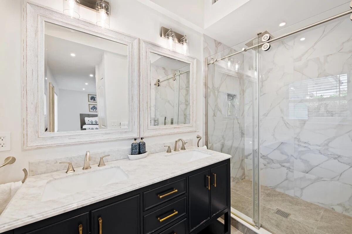 486 NE 29th Street