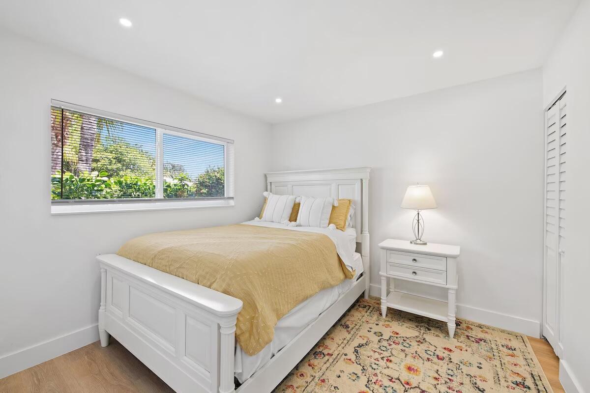 486 NE 29th Street