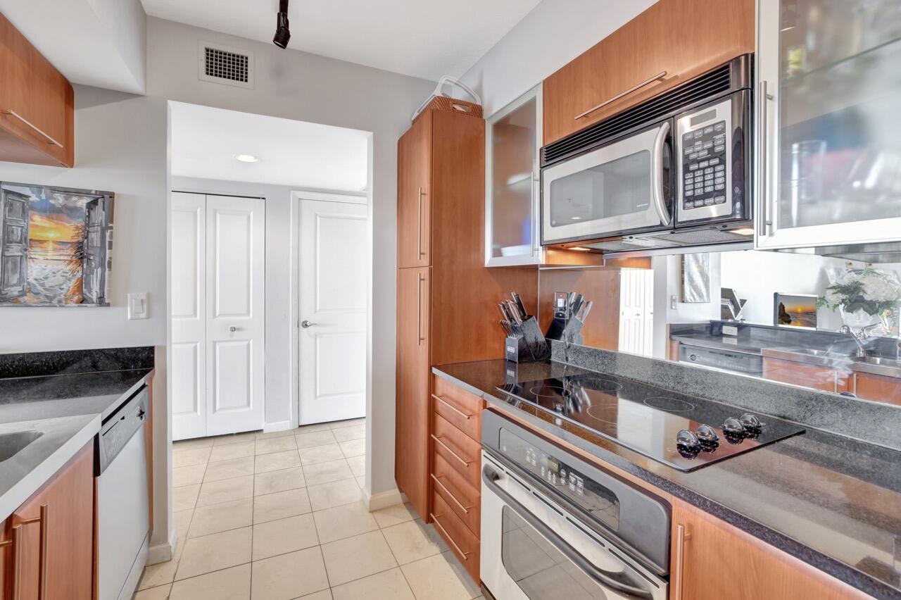 610 W Las Olas Boulevard 1711n