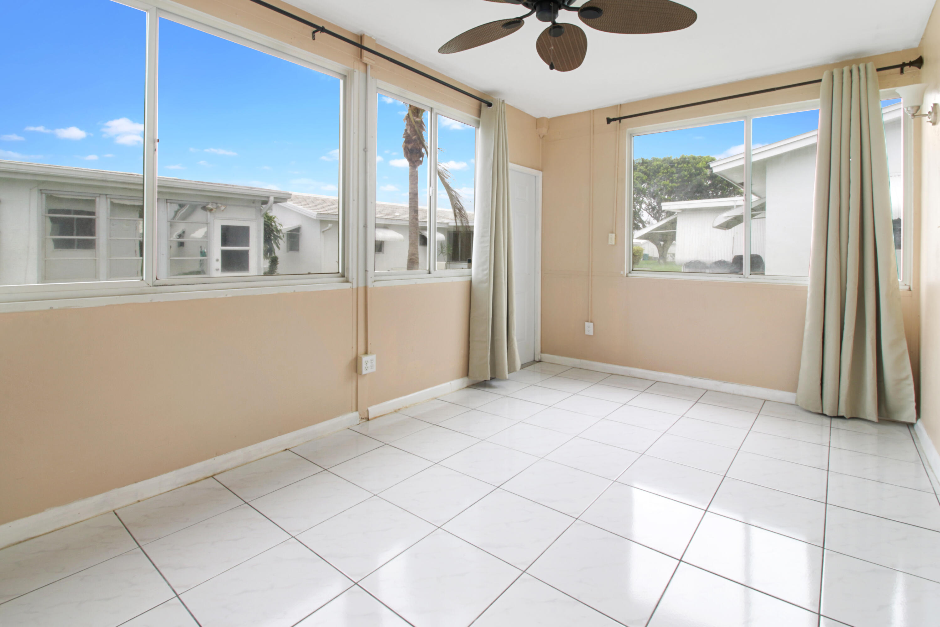 1008 Leisure Lane