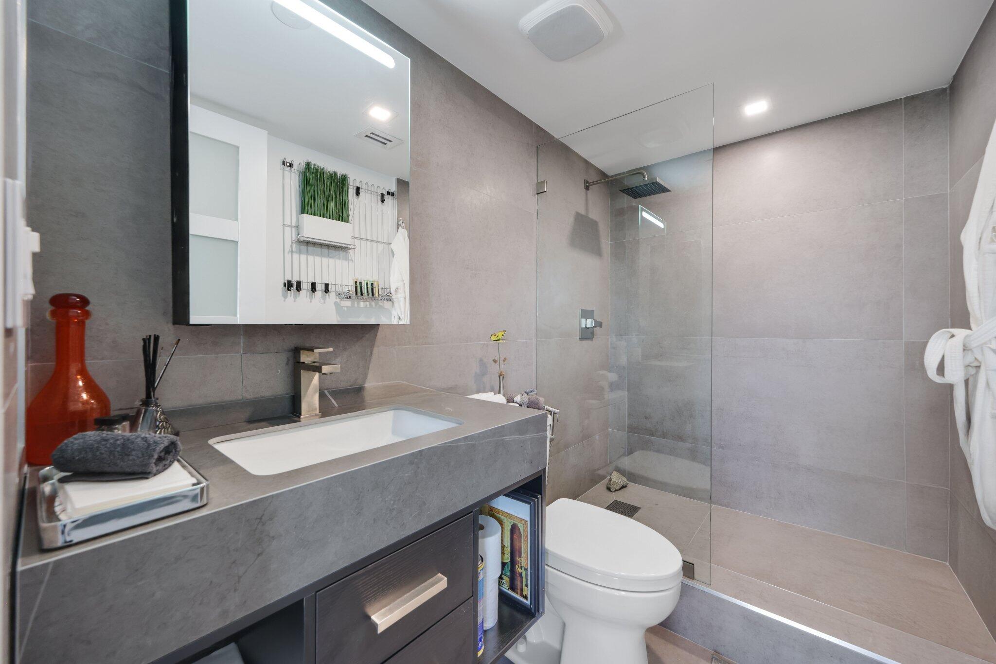 3400 S Ocean Boulevard Ph-G