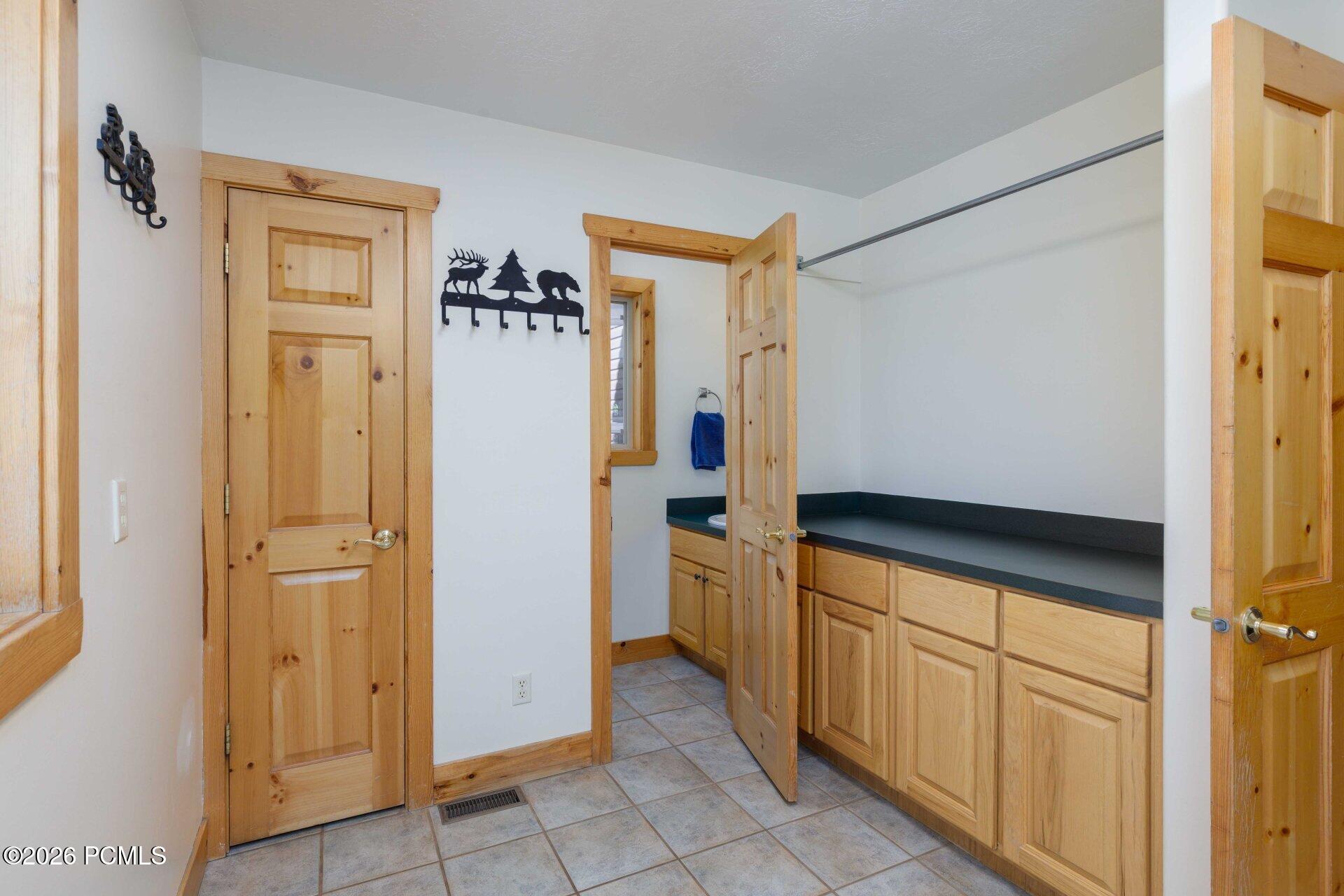 3448 Fuller Drive