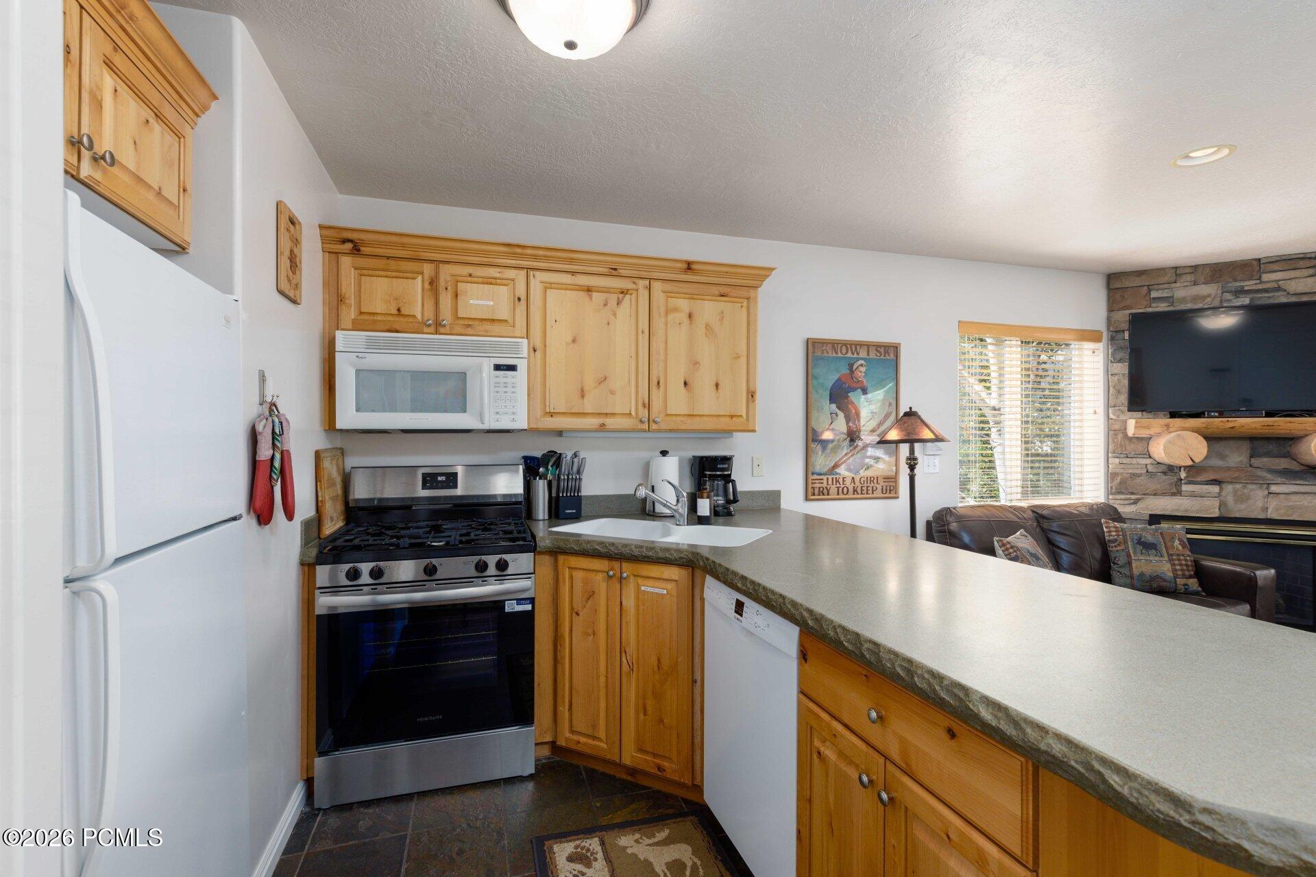 3562 N Fox Drive Unit 403