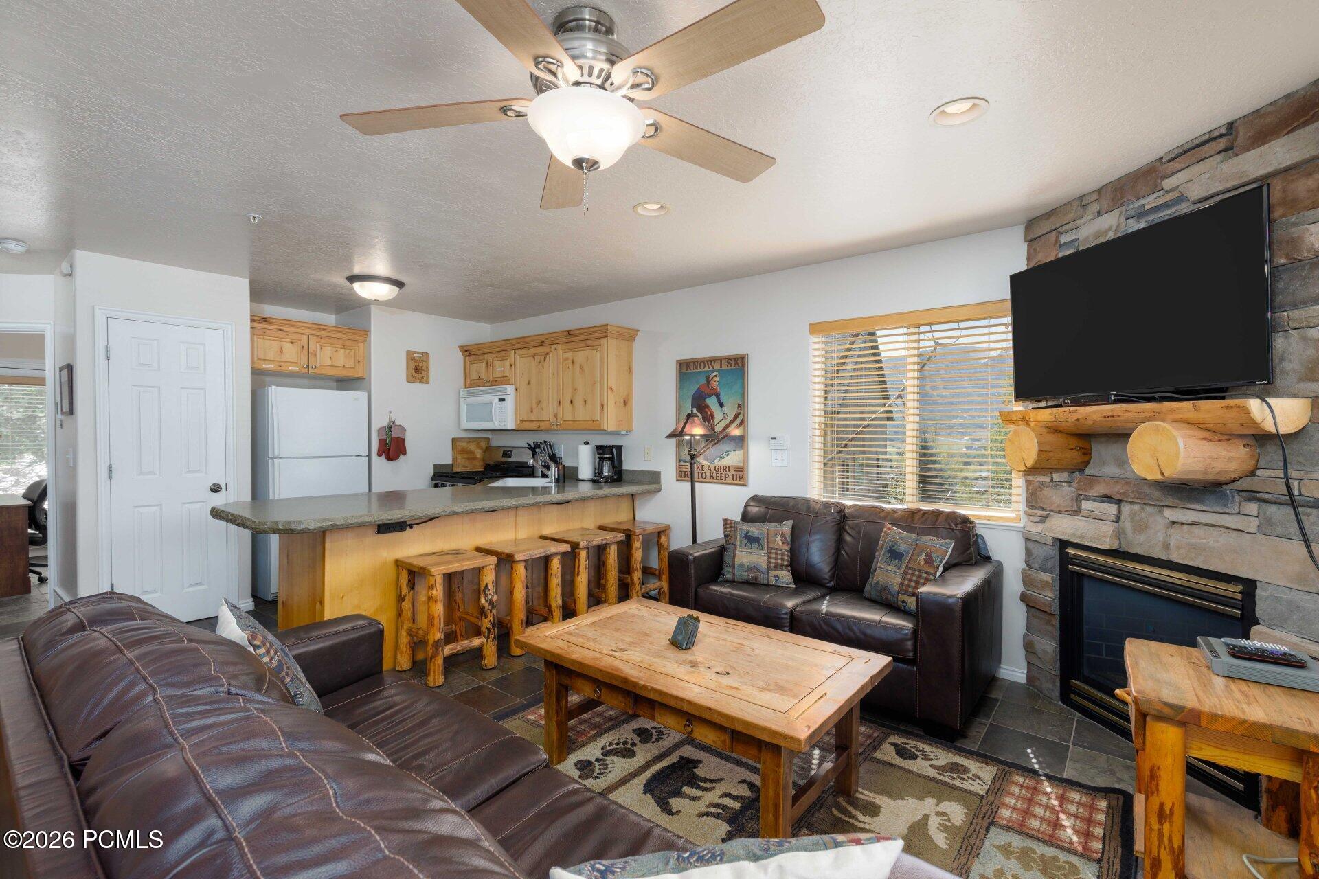 3562 N Fox Drive Unit 403