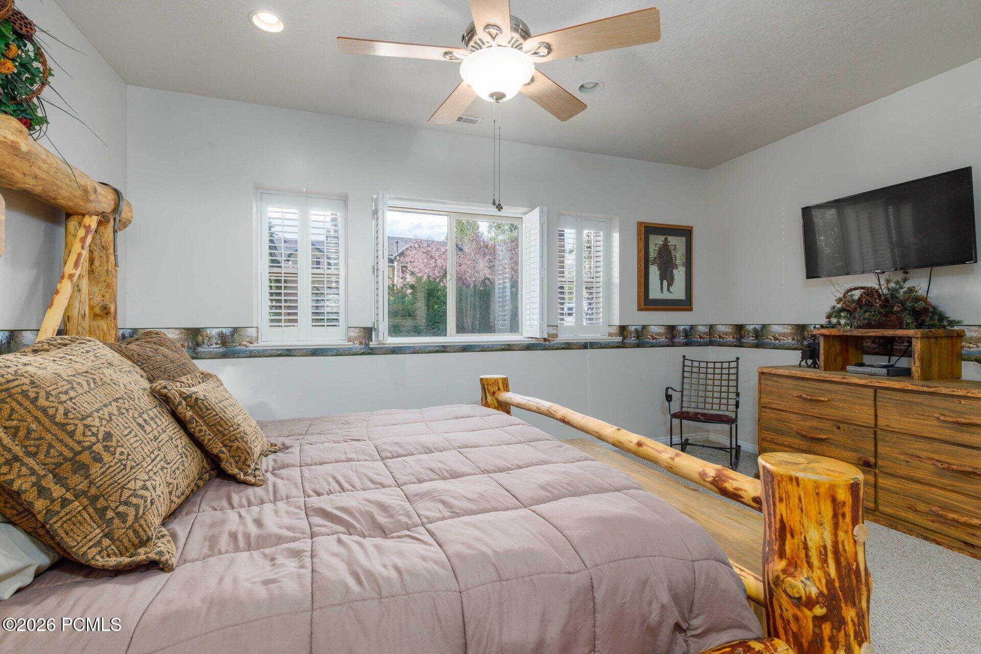 3562 N Fox Drive Unit 403